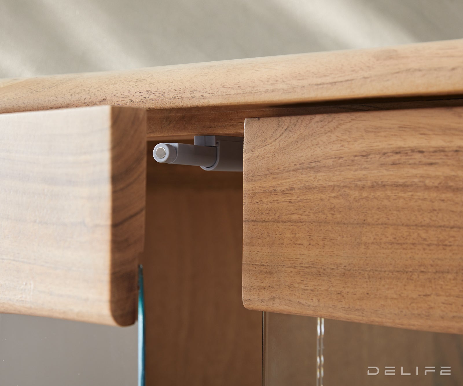 Vitrina Live-Edge 120x190cm, Materijal: Bagrem