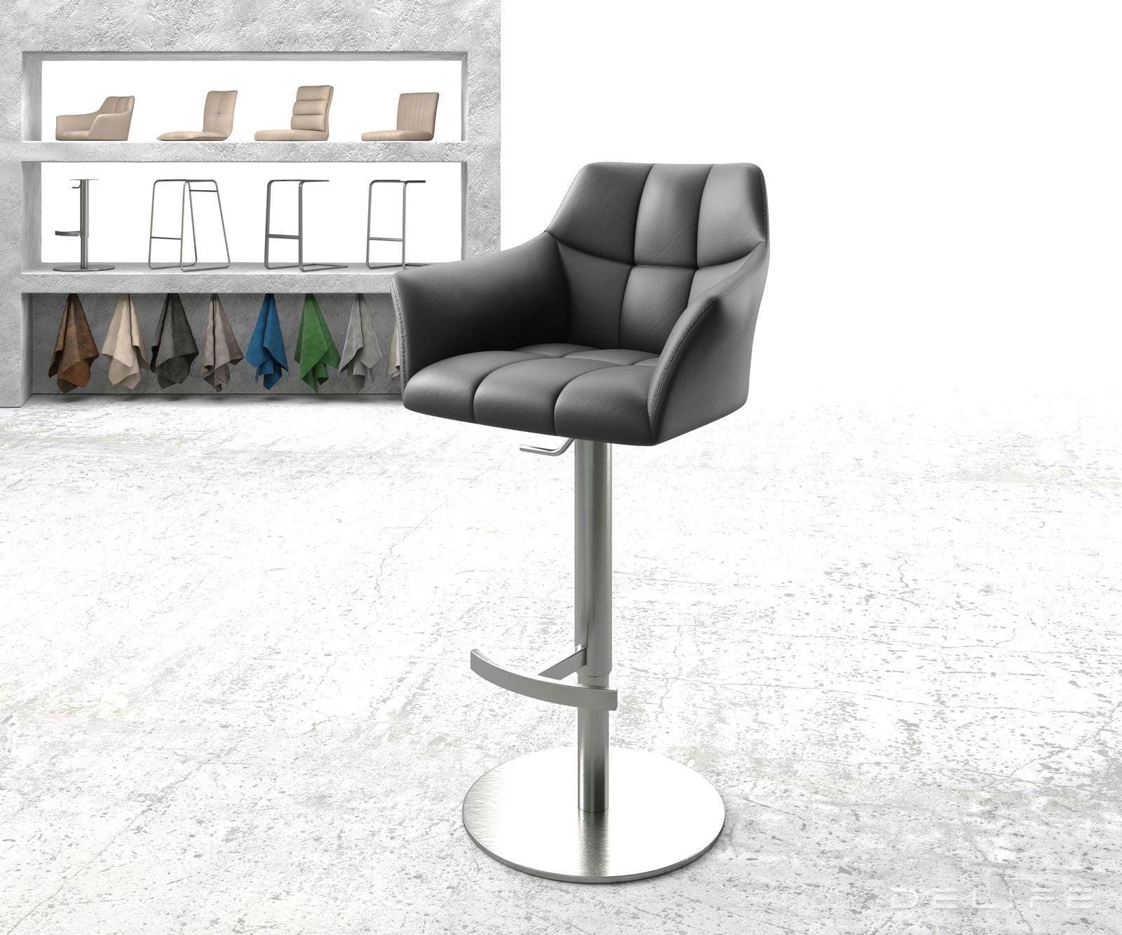 Barska stolica Yulo, Materijal: Koža