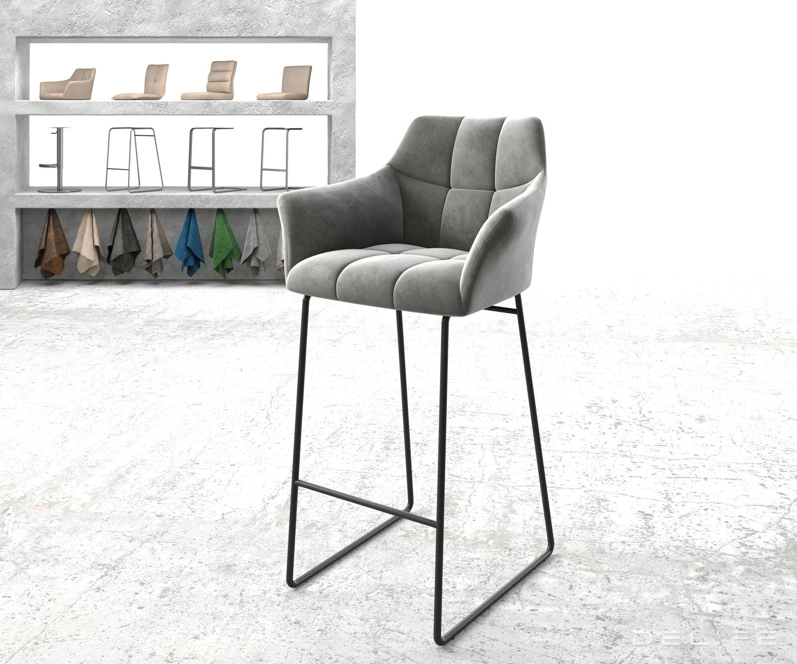 Barska stolica Yulo, Materijal: Baršun