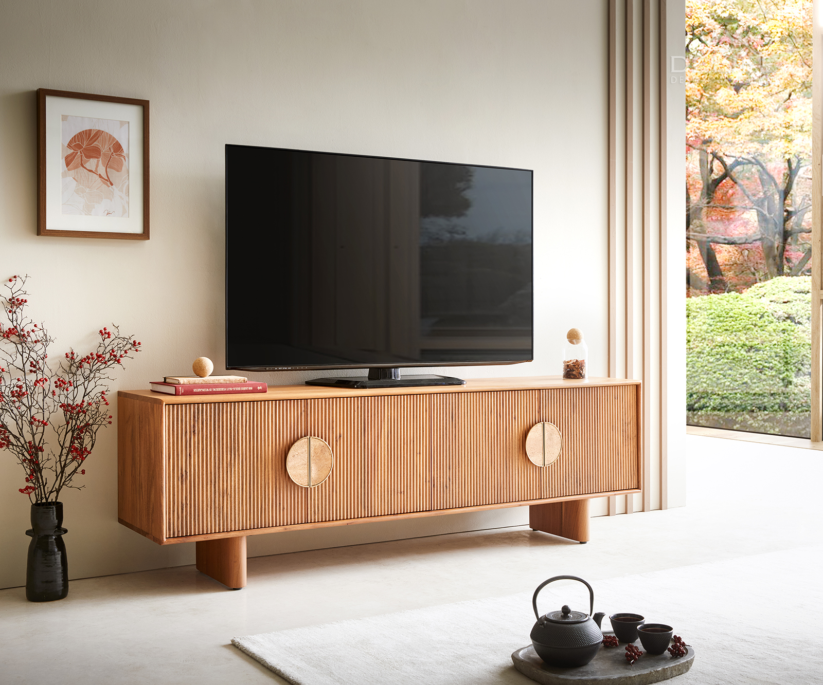 Komoda Surimu, Materijal: Bagrem