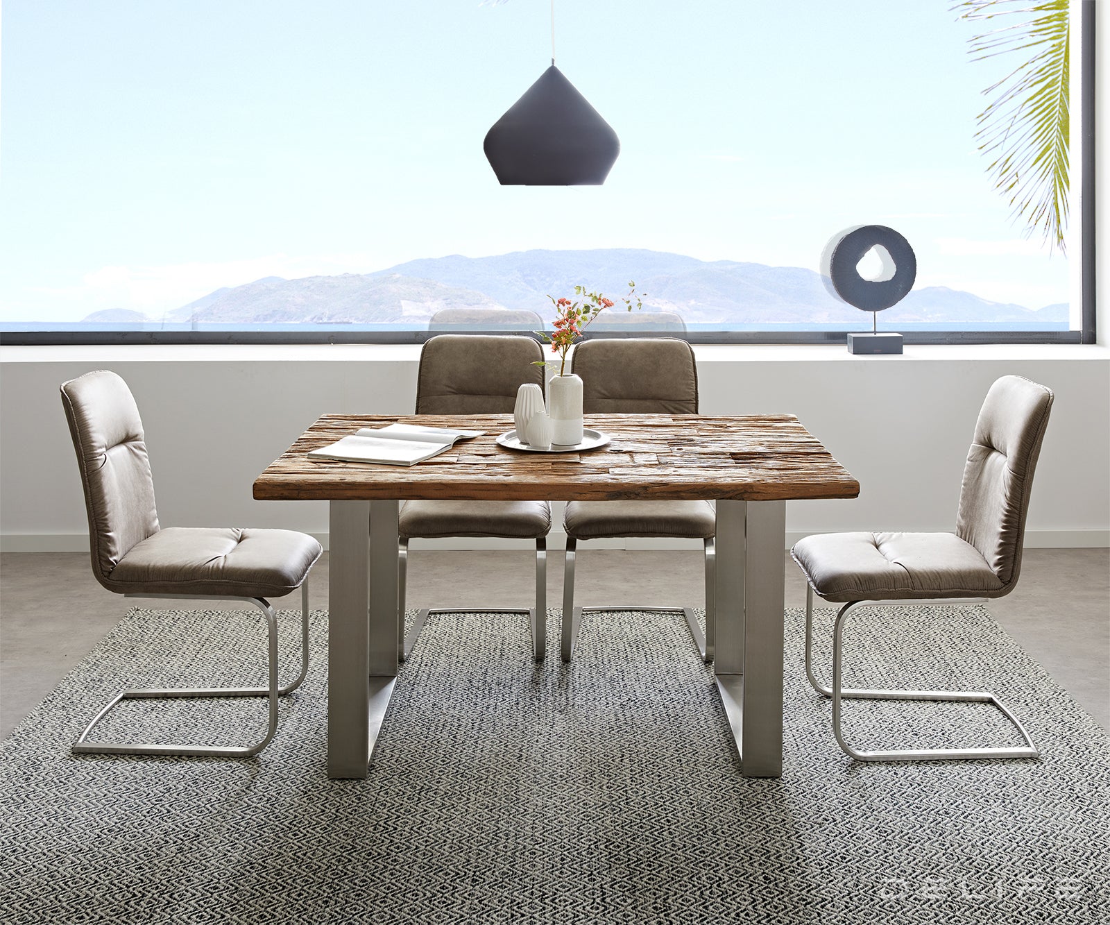 Blagovaonski stol Reclaimed, Materijal: Reciklirano drvo