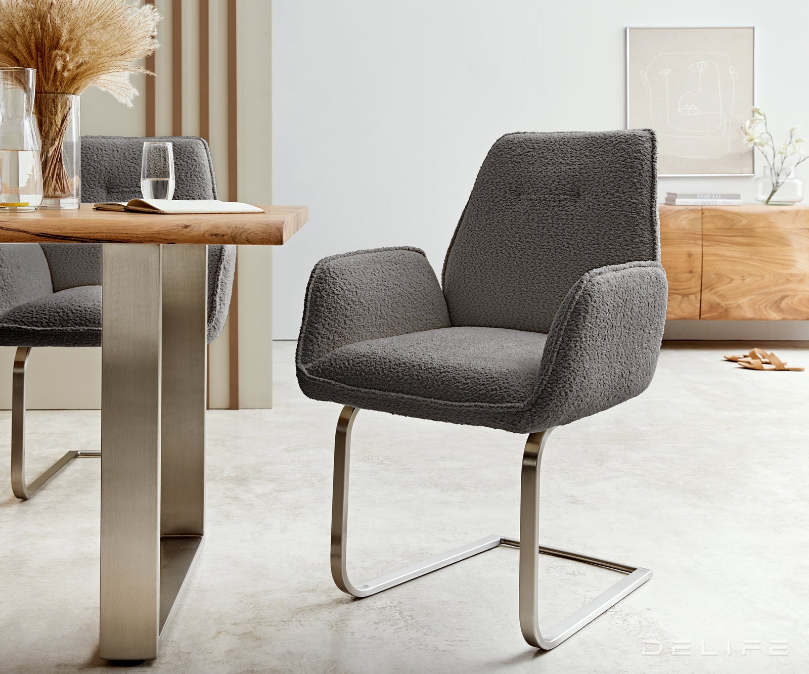 Blagovaonska stolica Zoa, Materijal: Boucle tkanina