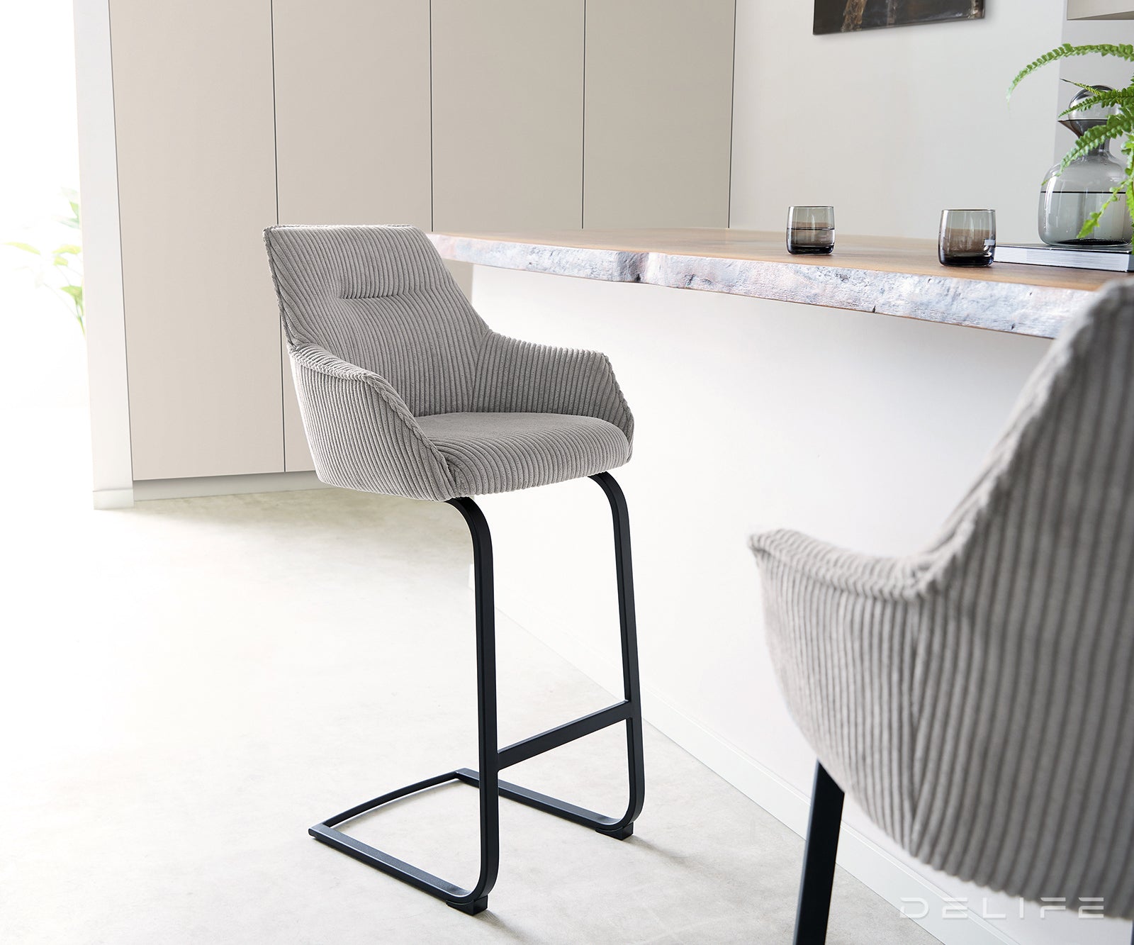 Barska stolica Alja Flex, Materijal: Rebrasta tkanina