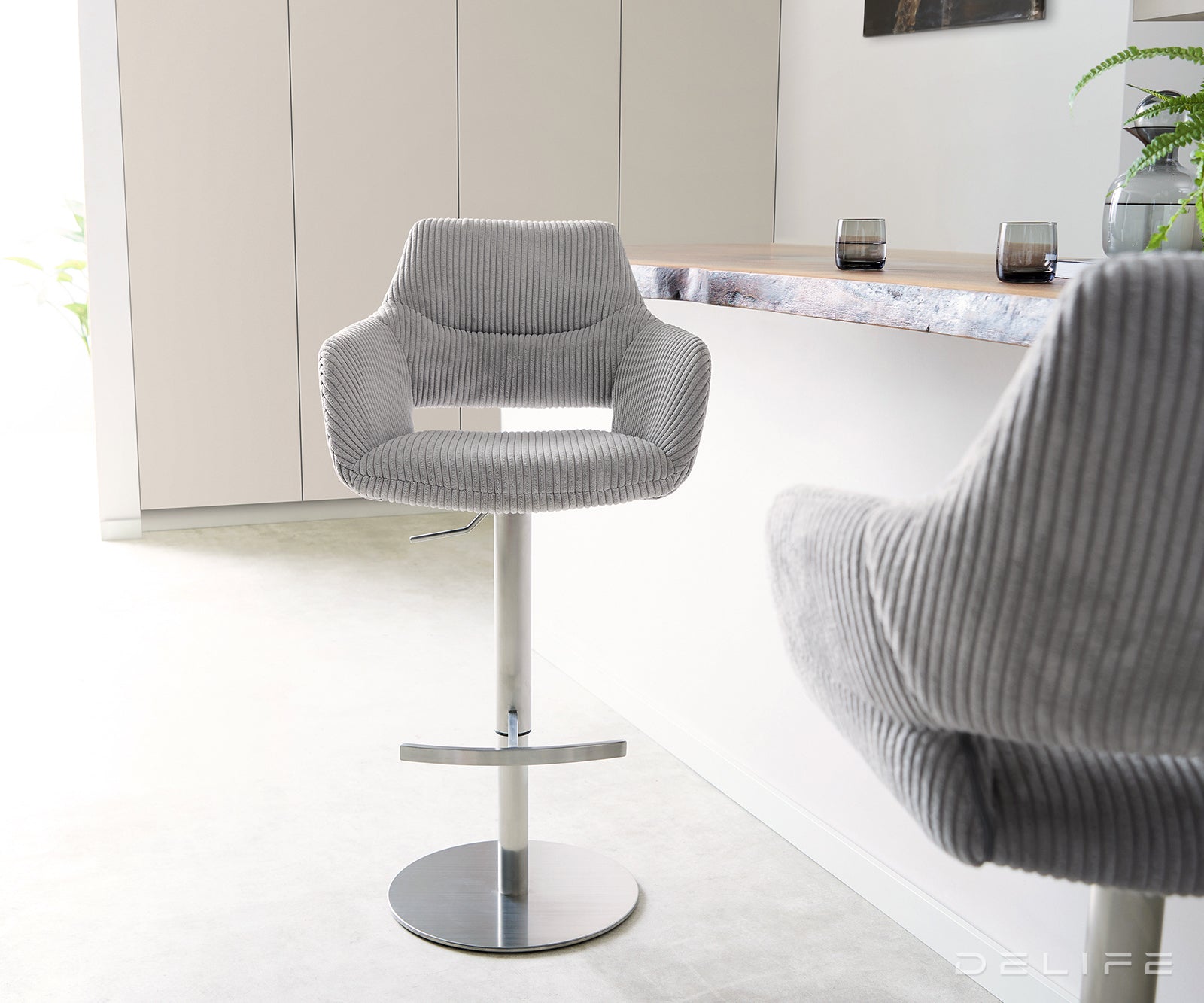 Barska stolica Yago Flex, Materijal: Rebrasta tkanina