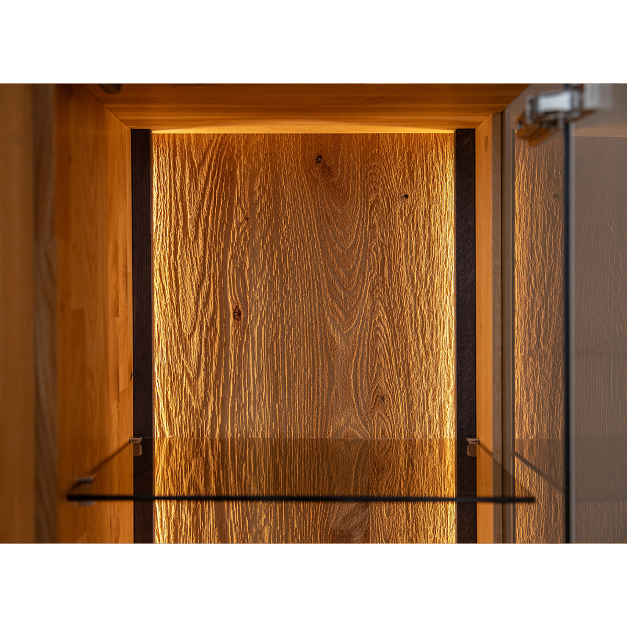 Staklena Vitrina Collodi 135x115cm, Materijal: Masivno Drvo Hrast