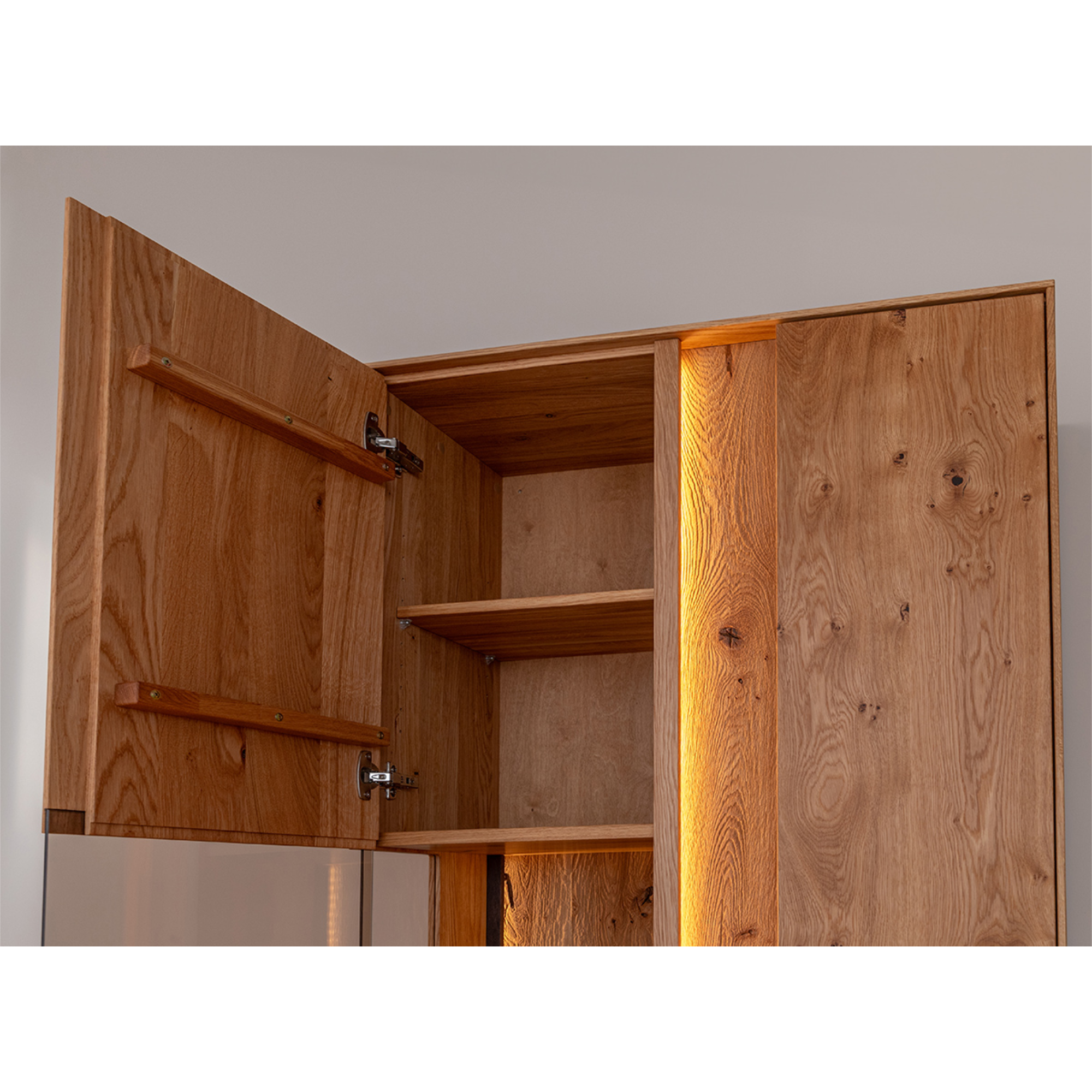 Vitrina Collodi 84,50x205cm, Materijal: Masivno Drvo Hrast