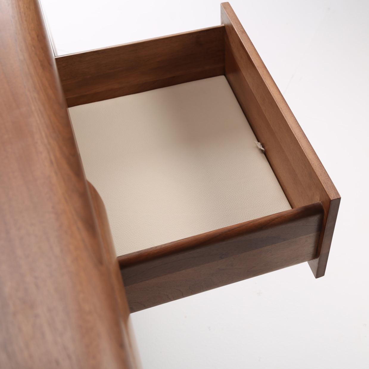Komoda Antoni Alto 160x96cm, Materijal: Puno drvo Orah