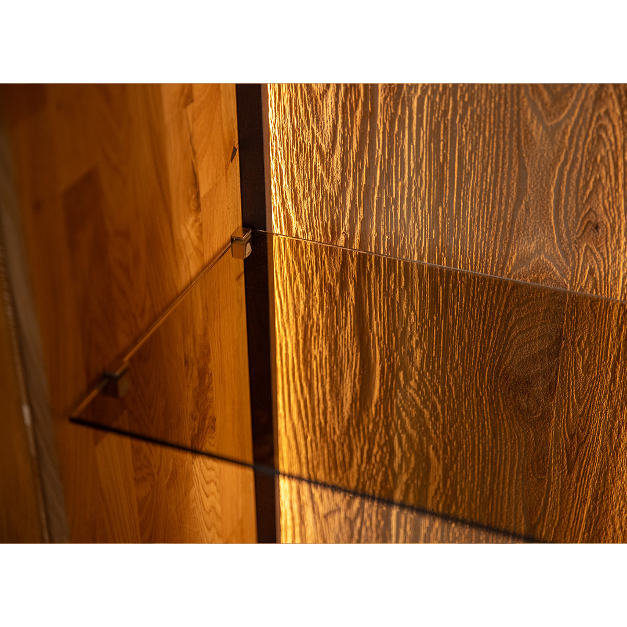 Staklena Vitrina Collodi 135x115cm, Materijal: Masivno Drvo Hrast
