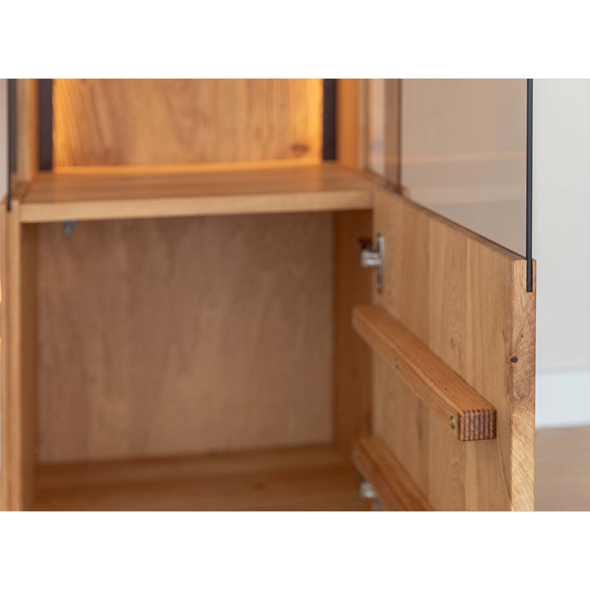 Vitrina Collodi 73x195cm, Materijal: Masivno Drvo Hrast