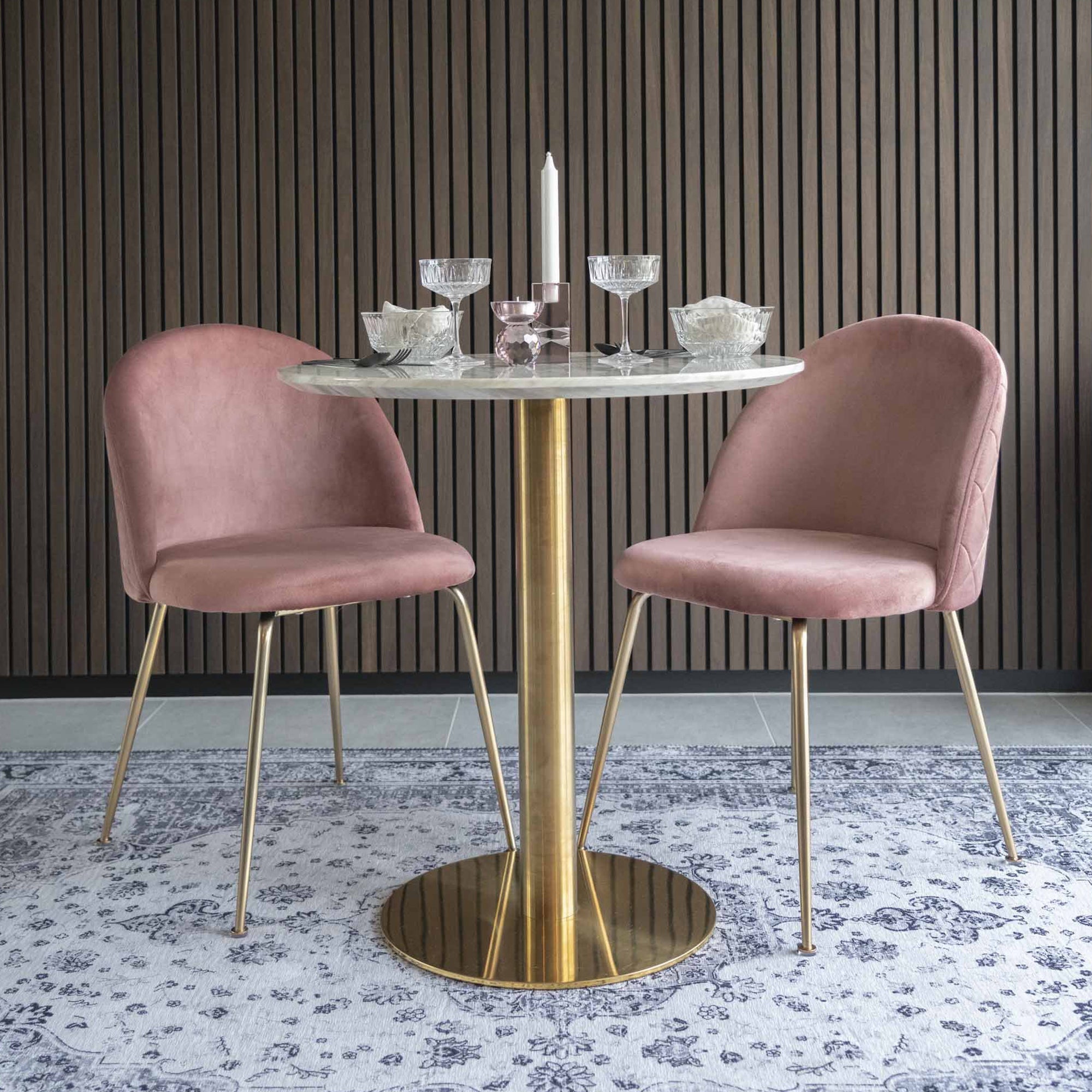 Blagovaonska stolica Geneve, Materijal: Baršun