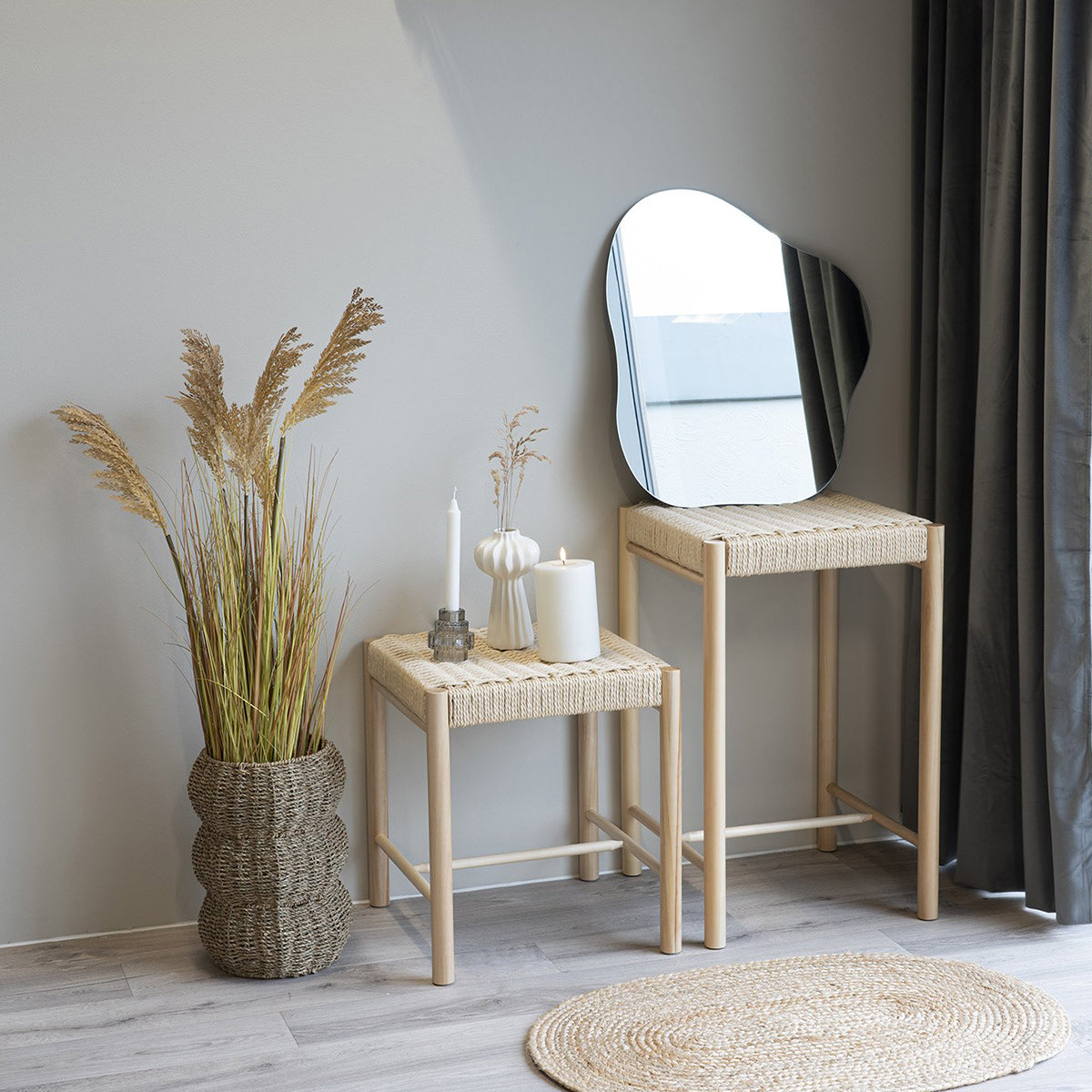 Barska stolica Abano, Materijal: Topola