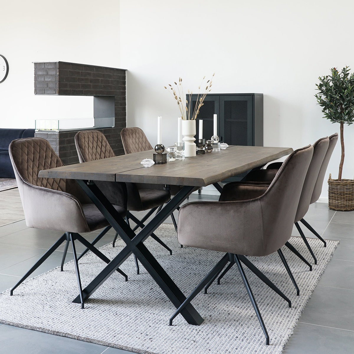 Blagovaonska stolica Harbo, Materijal: baršun