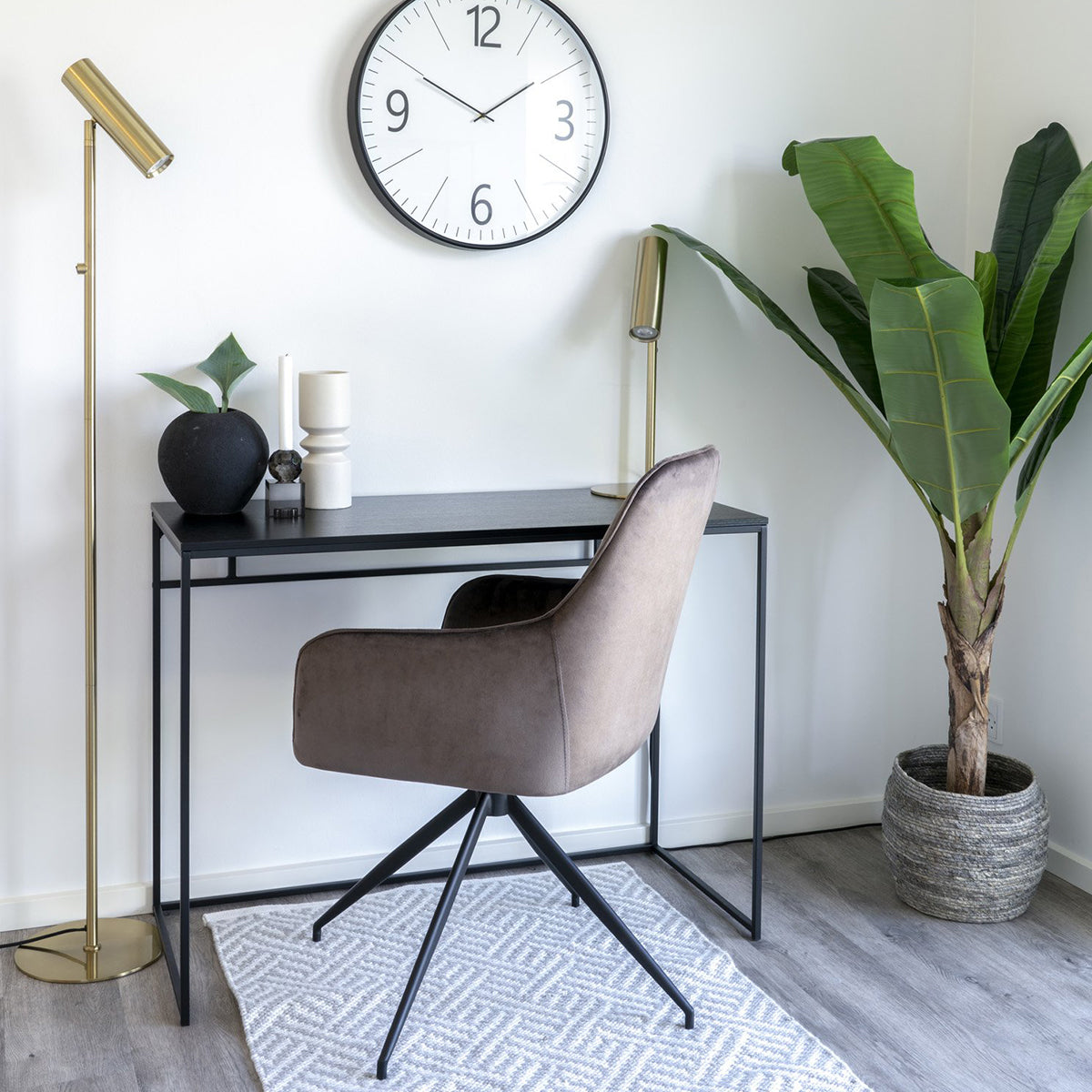 Blagovaonska stolica Harbo, Materijal: baršun