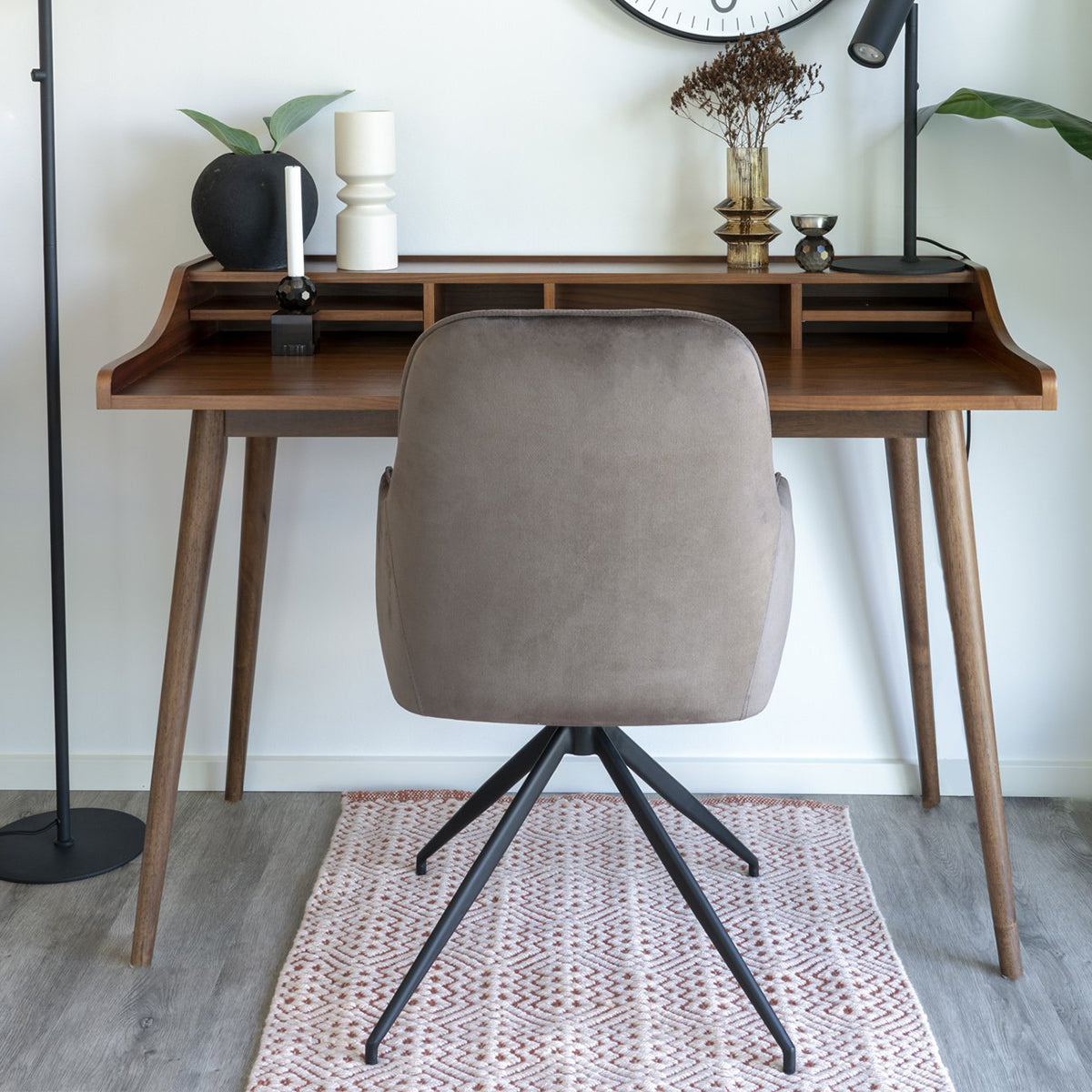 Blagovaonska stolica Harbo, Materijal: baršun