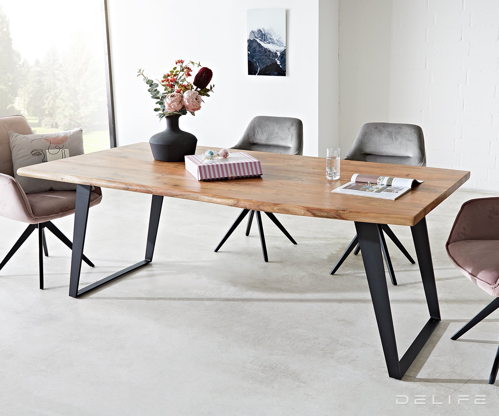 Blagovaonski stol Edge, Materijal: Bagrem, Debljina ploče: 3,5cm