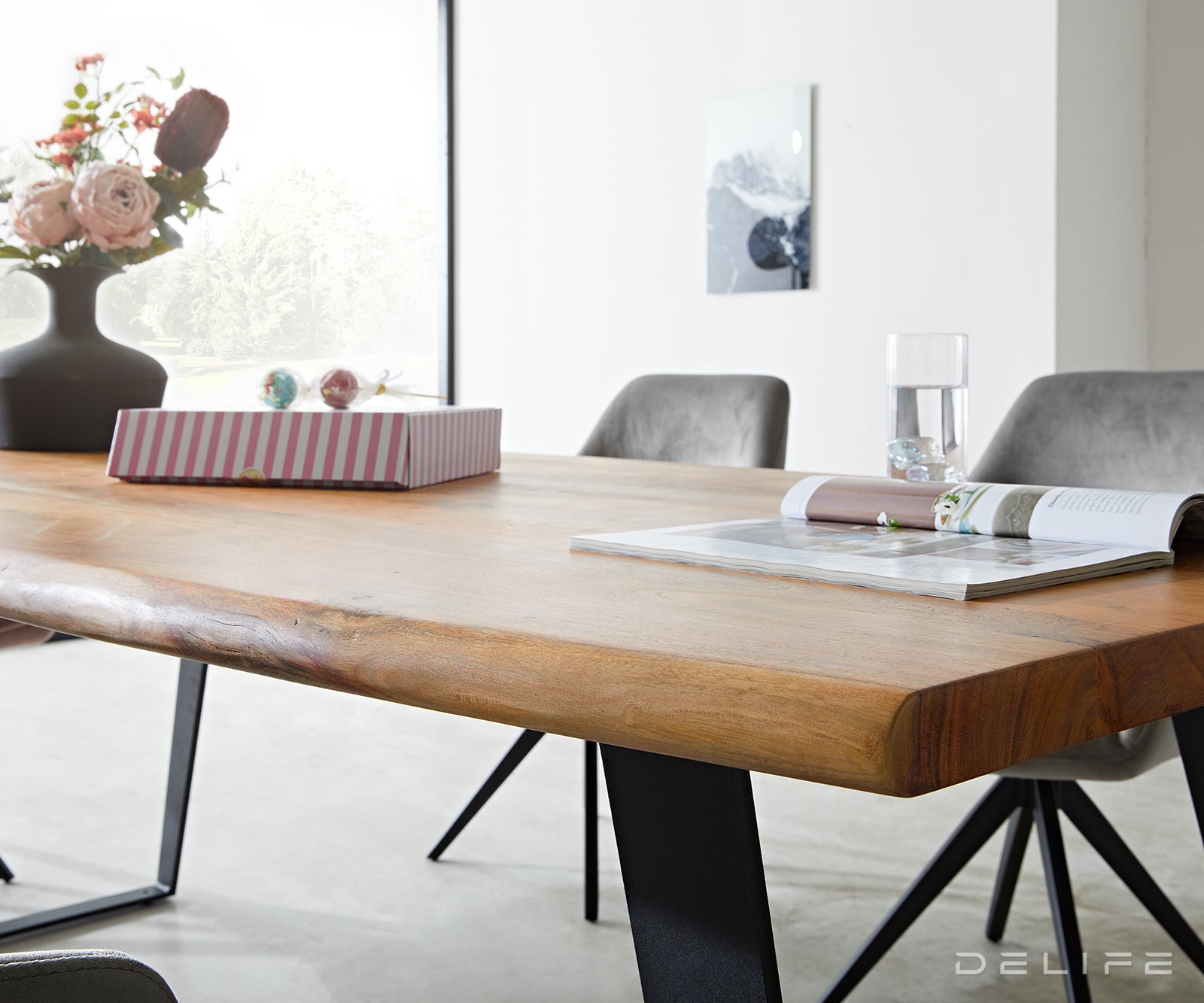 Blagovaonski stol Edge, Materijal: Bagrem, Debljina ploče: 3,5cm