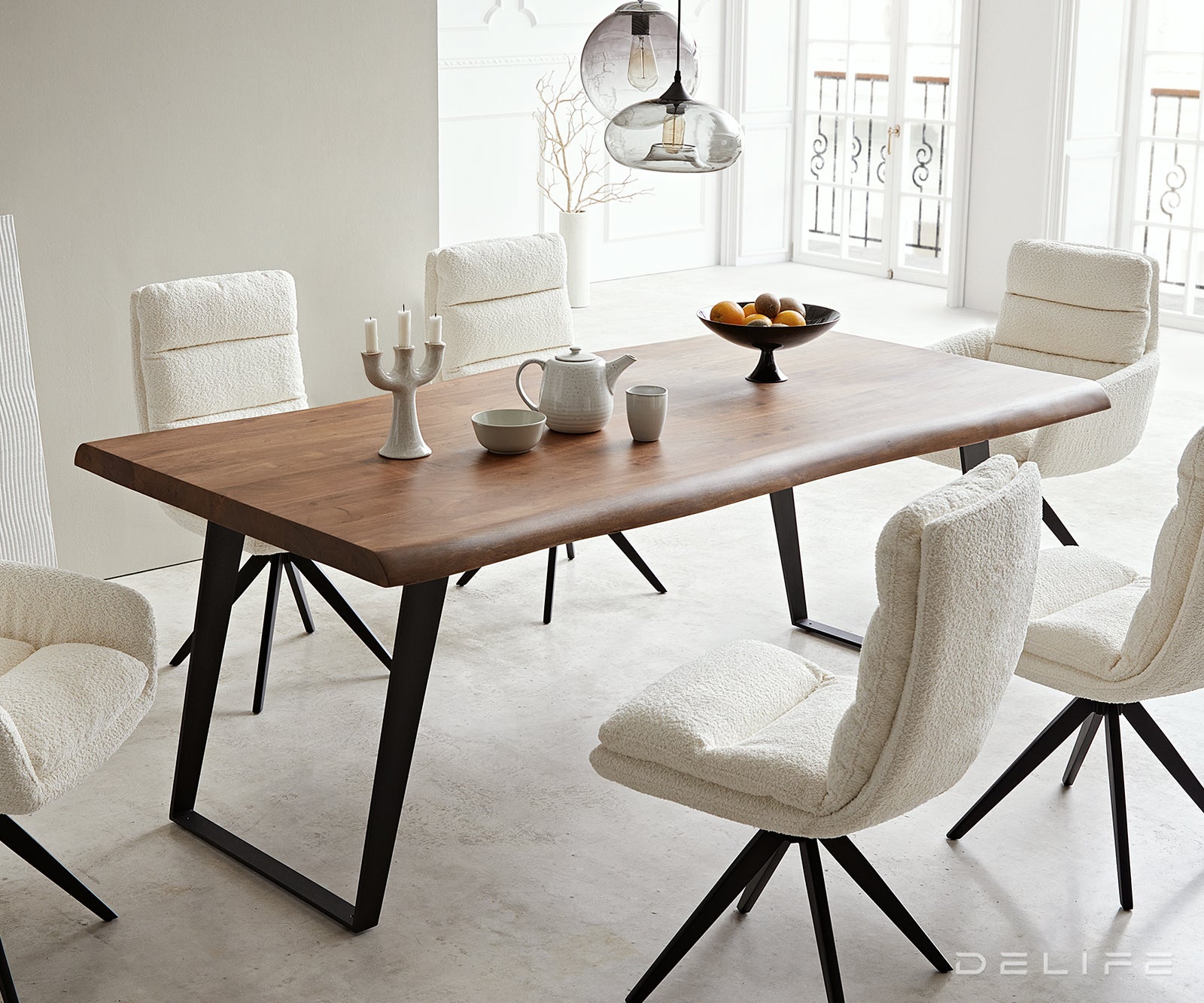 Blagovaonski stol Edge, Materijal: Bagrem, Debljina ploče: 5,5cm