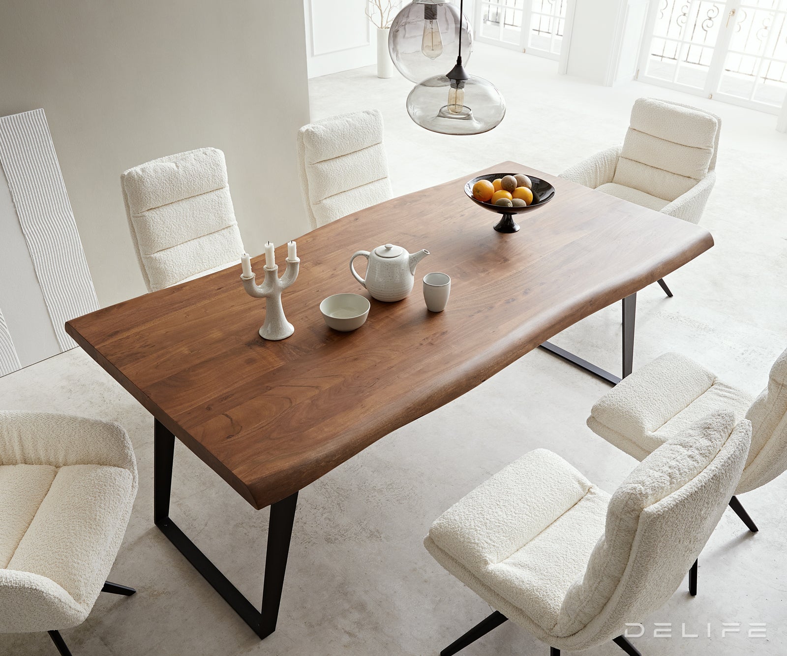 Blagovaonski stol Edge, Materijal: Bagrem, Debljina ploče: 5,5cm