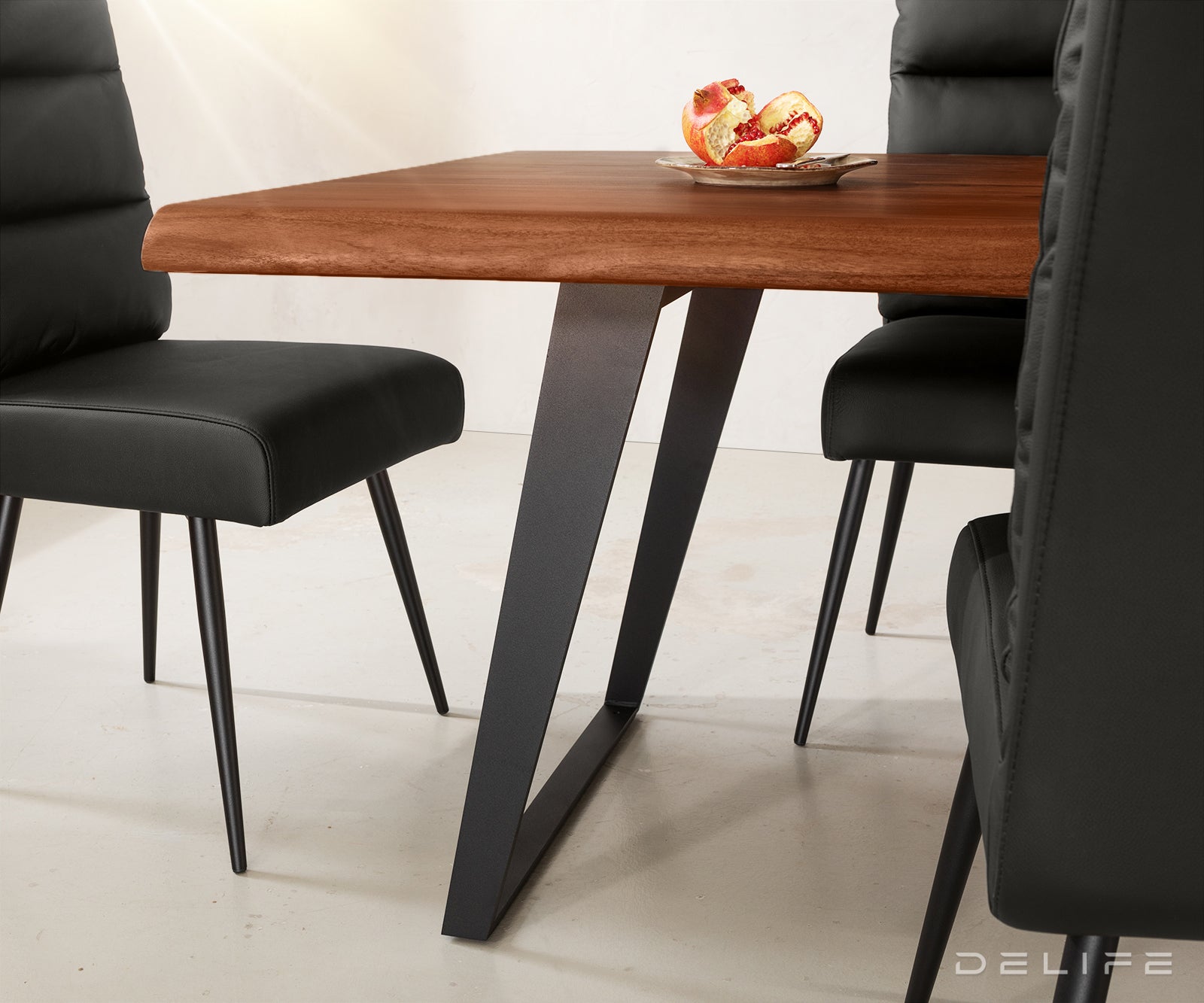 Blagovaonski stol Edge, Materijal: Bagrem, Debljina ploče: 5,5cm