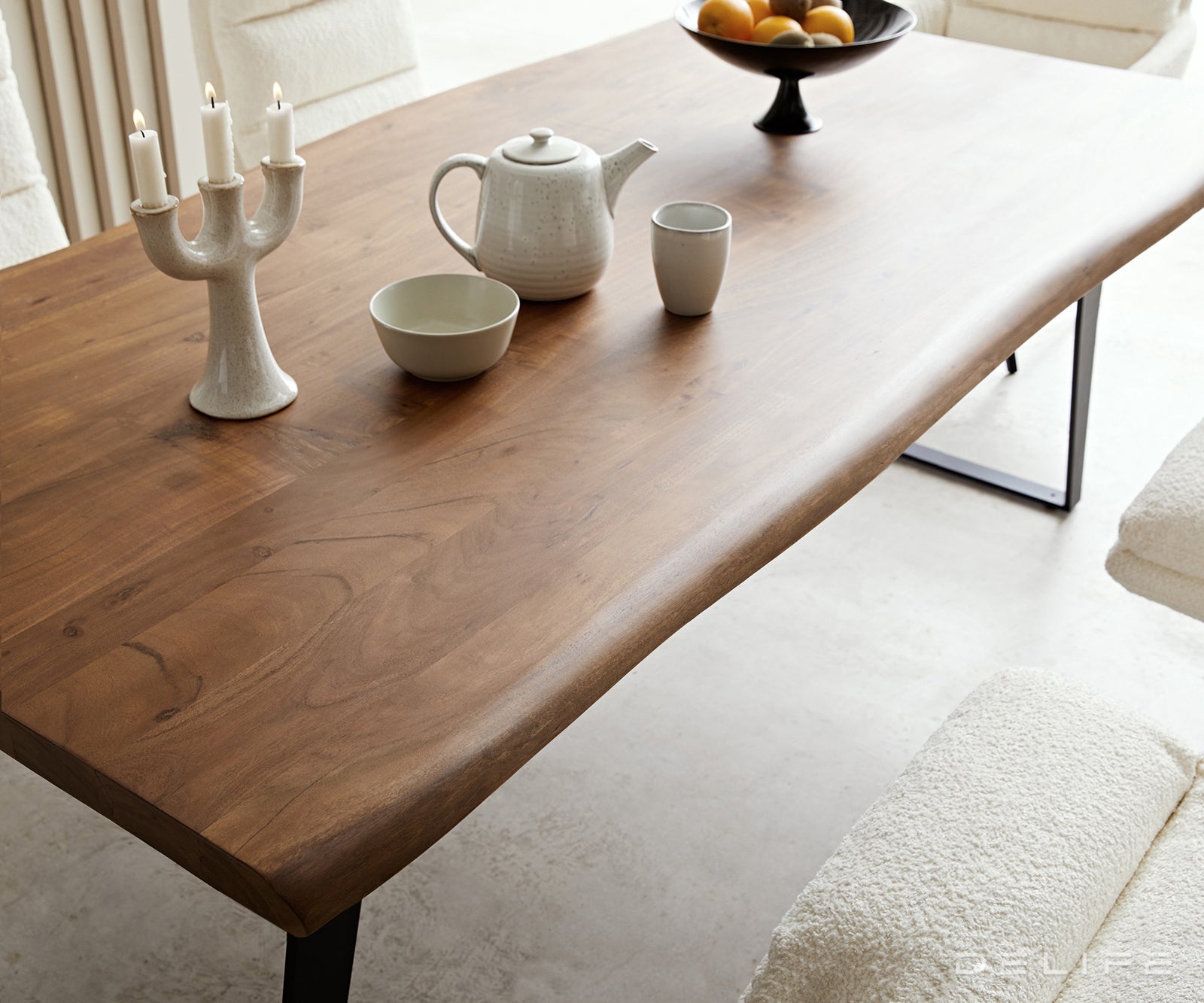 Blagovaonski stol Edge, Materijal: Bagrem, Debljina ploče: 3,5cm