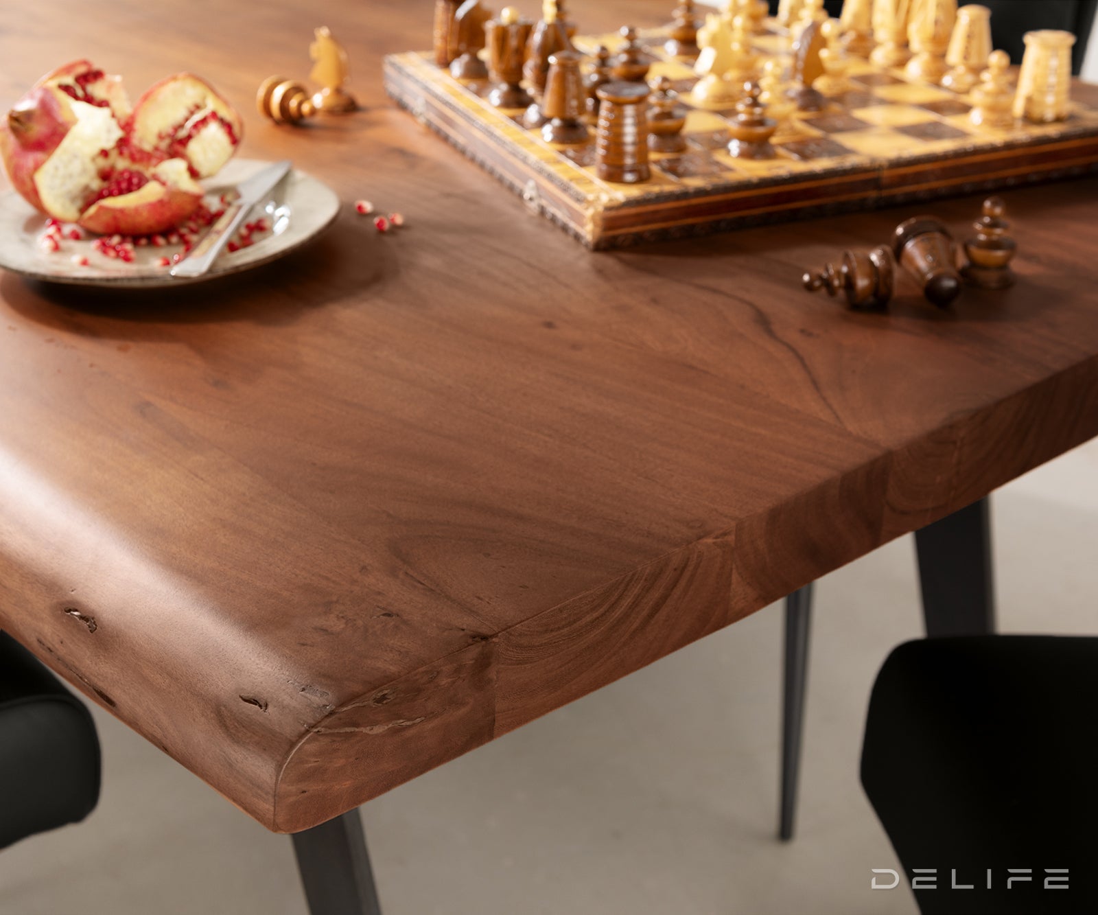 Blagovaonski stol Edge, Materijal: Bagrem, Debljina ploče: 3,5cm