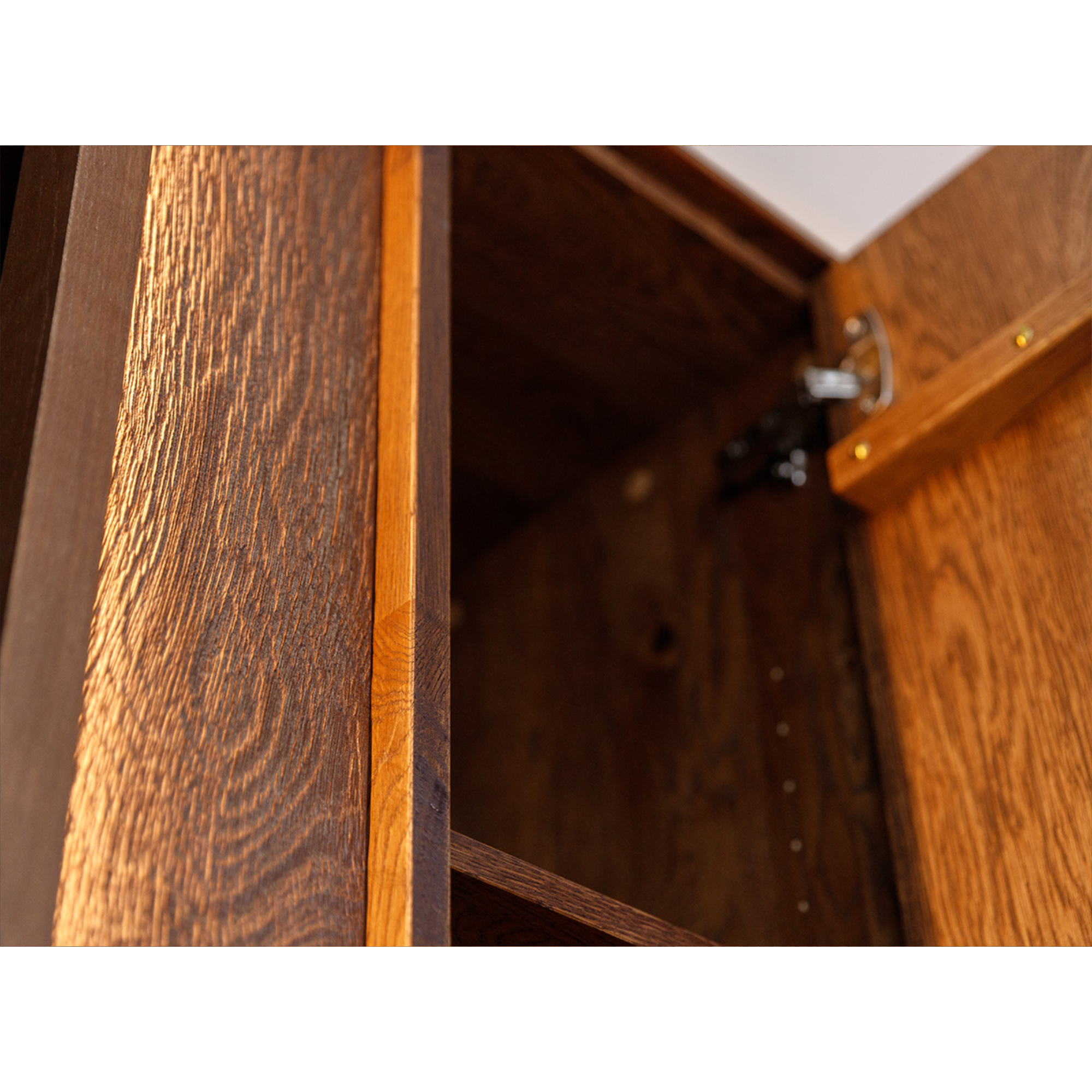 Vitrina Collodi 85x140cm, Materijal: Masivno Drvo Hrast