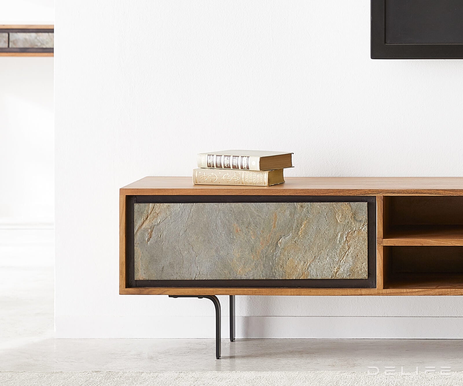 Komoda Juwelo, Materijal: Bagrem