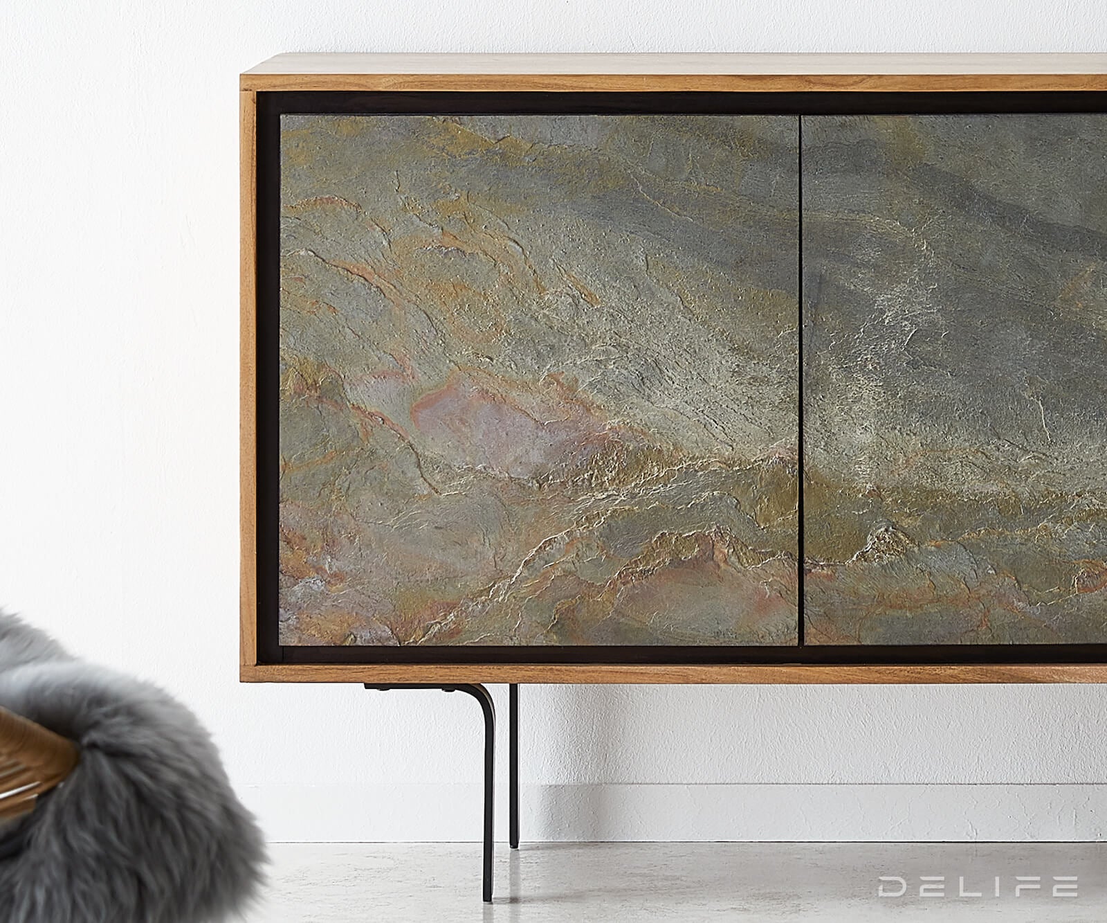 Komoda Juwelo, Materijal: Bagrem