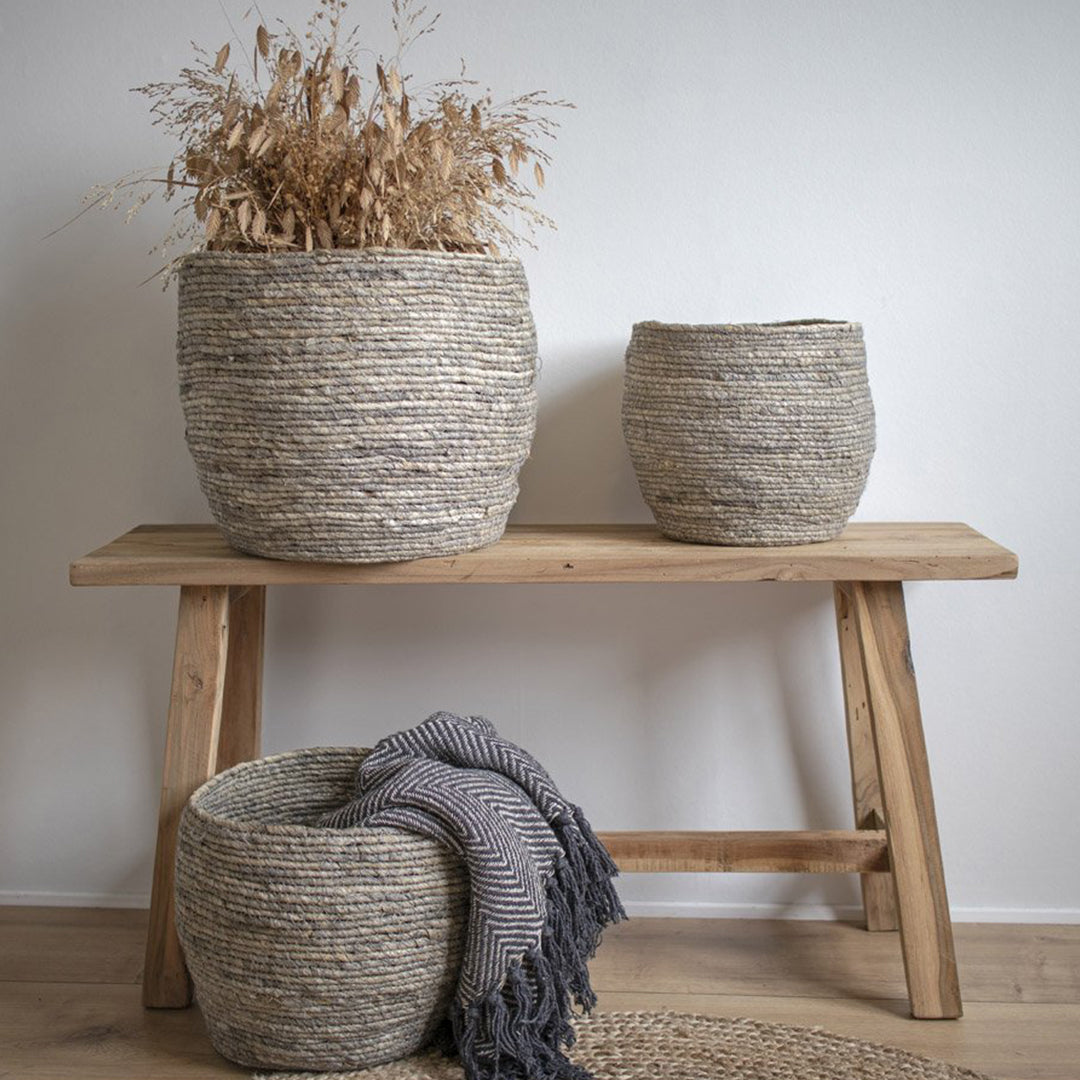 Klupa Barcelona, Materijal: Tikovina