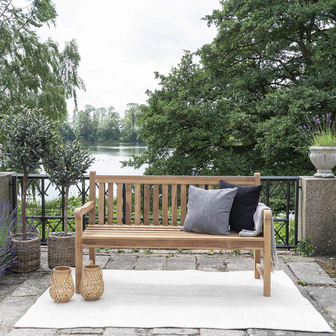 Klupa Cabo, Materijal: Tikovina