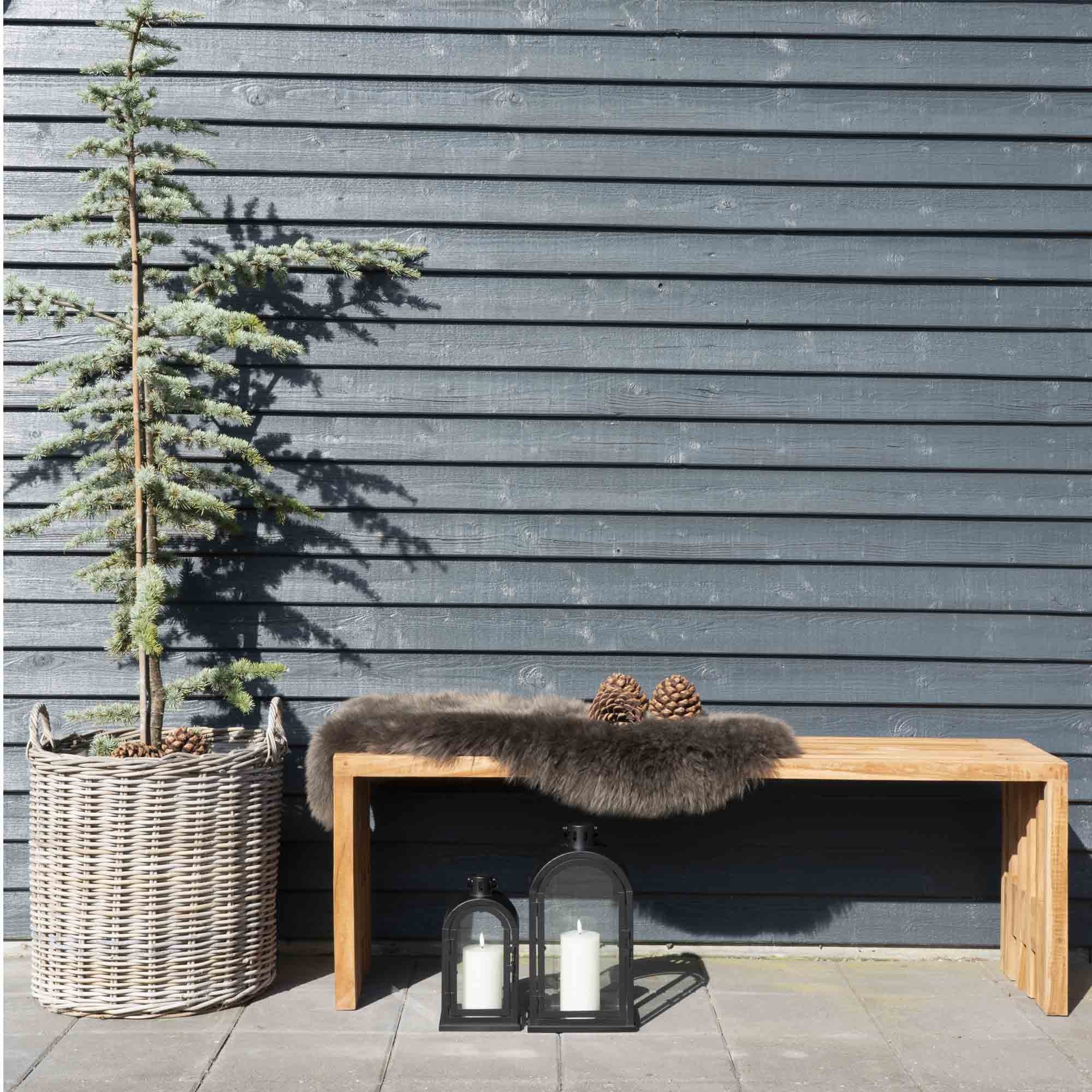 Klupa Benidorm, Materijal: Tikovina