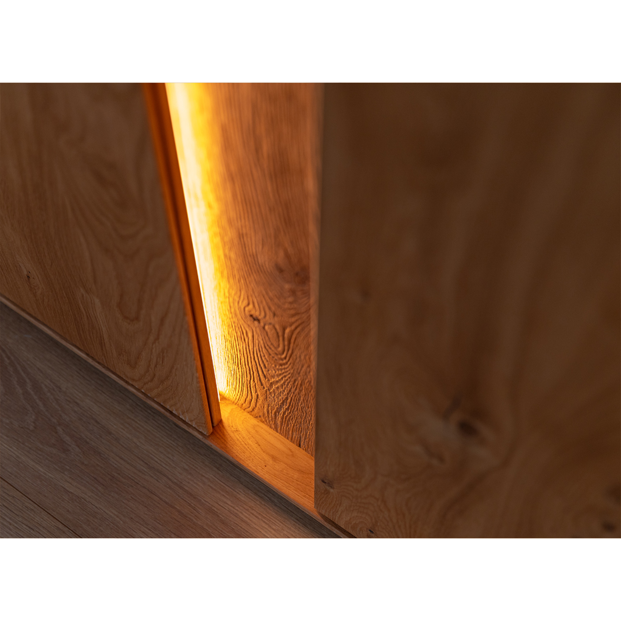 Vitrina Collodi 84,50x205cm, Materijal: Masivno Drvo Hrast