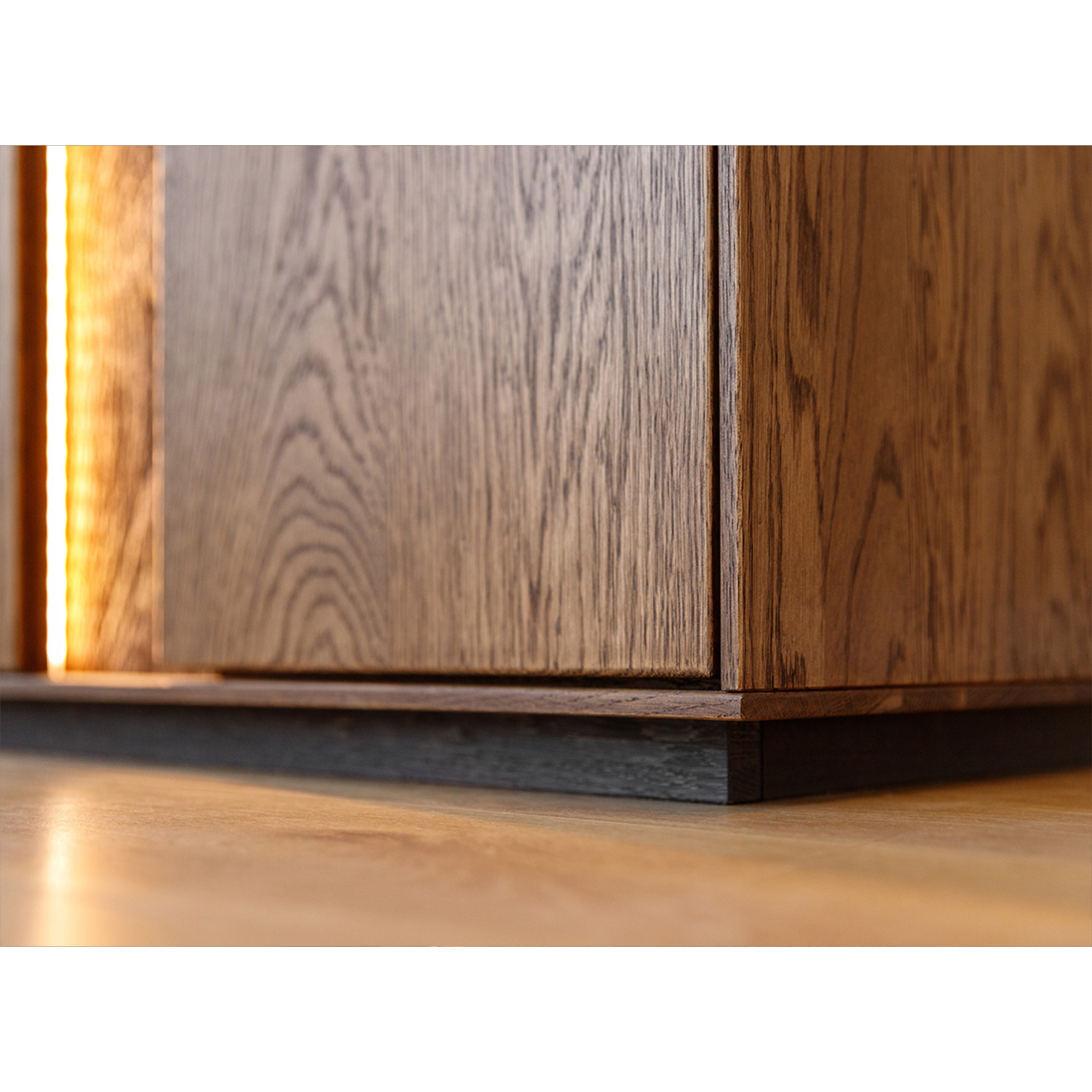 Vitrina Collodi 84,50x205cm, Materijal: Masivno Drvo Hrast