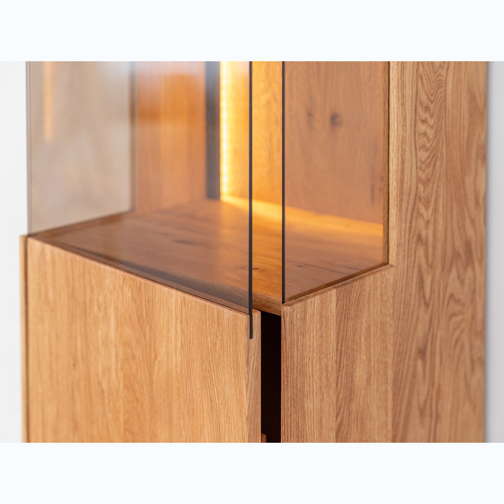 Vitrina Collodi 43x205cm, Materijal: Masivno Drvo Hrast