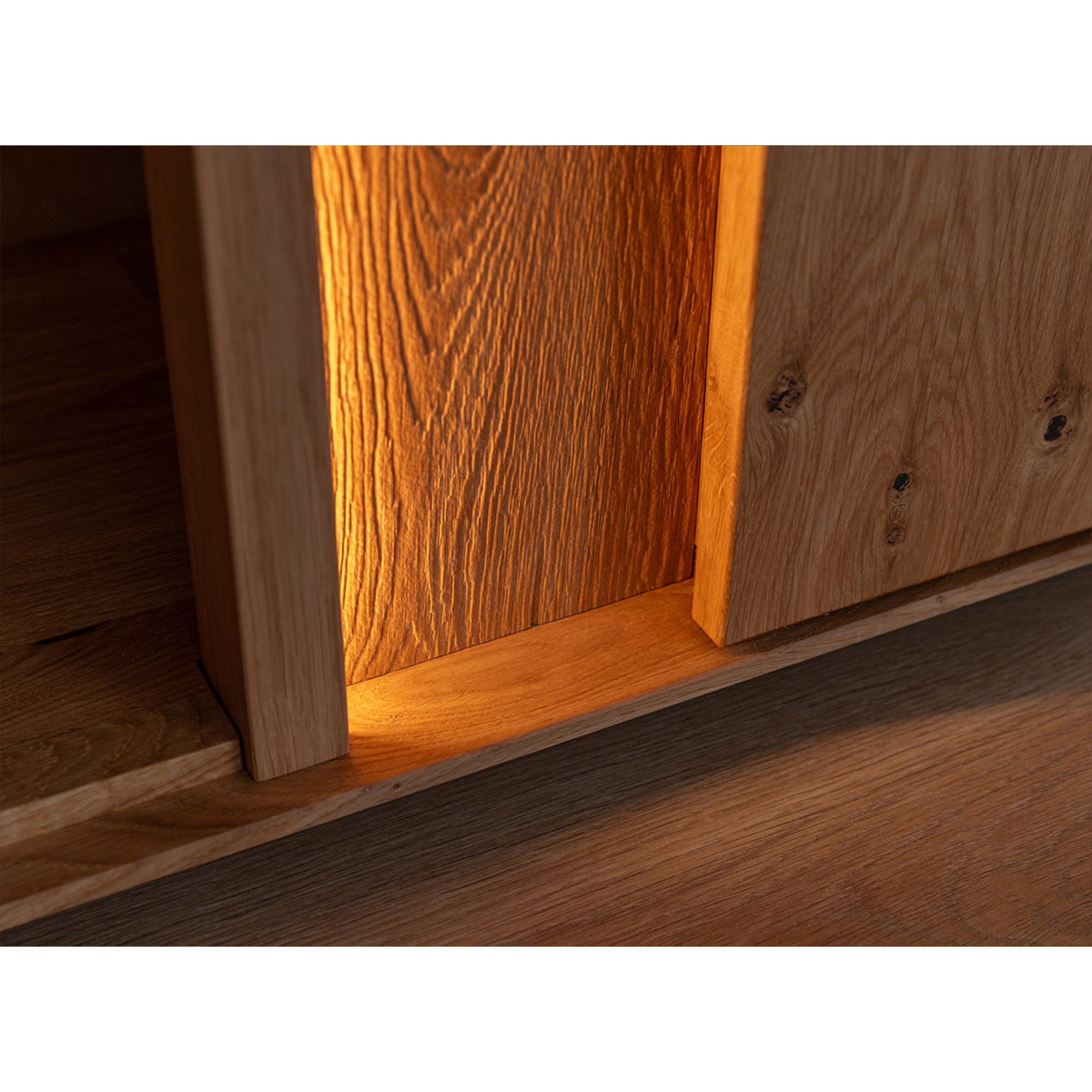 Vitrina Collodi 84,50x205cm, Materijal: Masivno Drvo Hrast