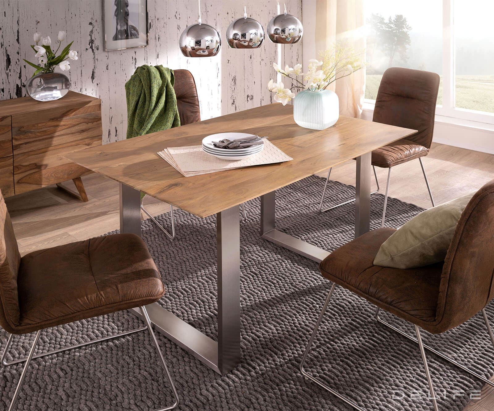 Blagovaonski stol Edge 2, Materijal: Bagrem