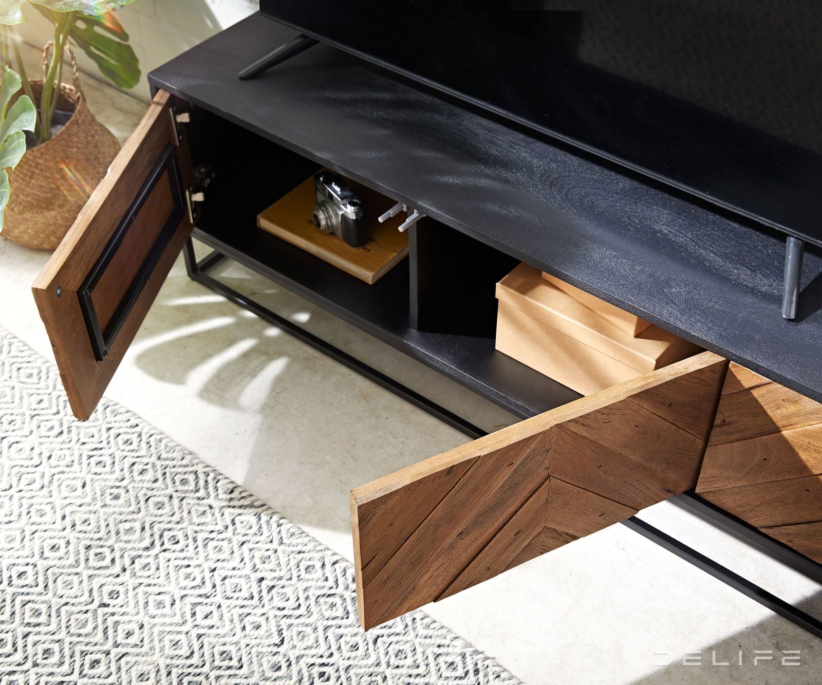 Komoda Famke, Materijal: Mango