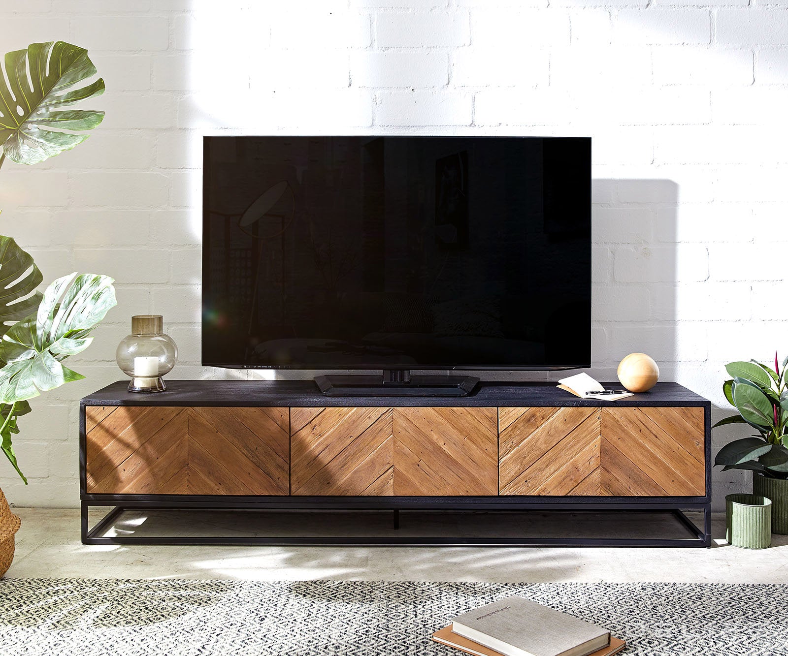 Komoda Famke, Materijal: Mango