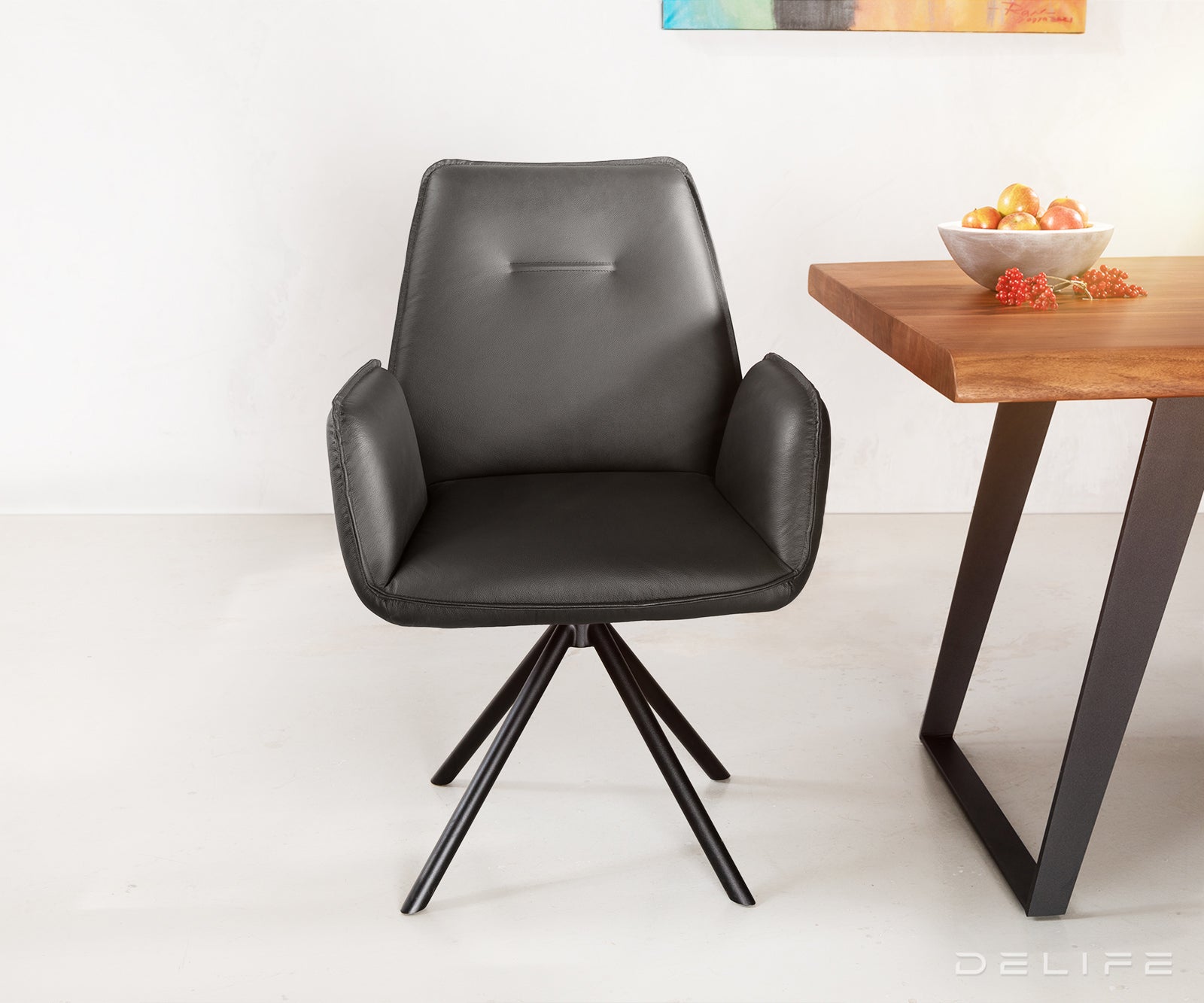 Blagovaonska stolica Zoa, Materijal: Koža