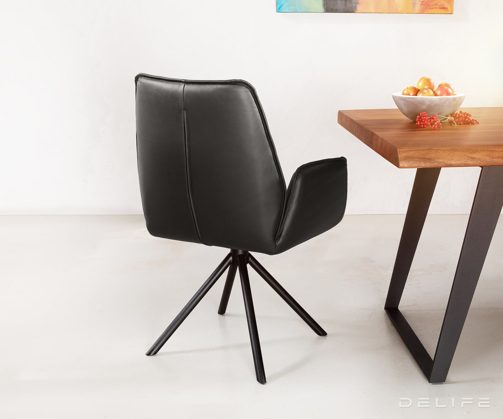 Blagovaonska stolica Zoa, Materijal: Koža