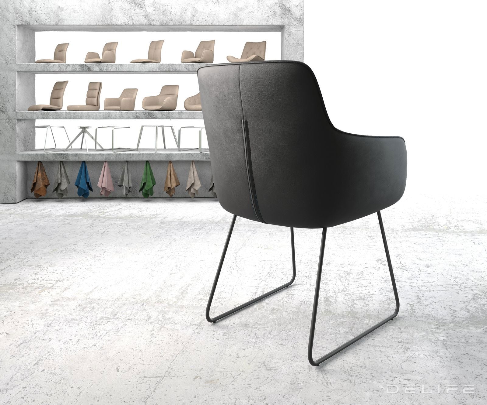 Blagovaonska stolica Pejo, Materijal: Koža