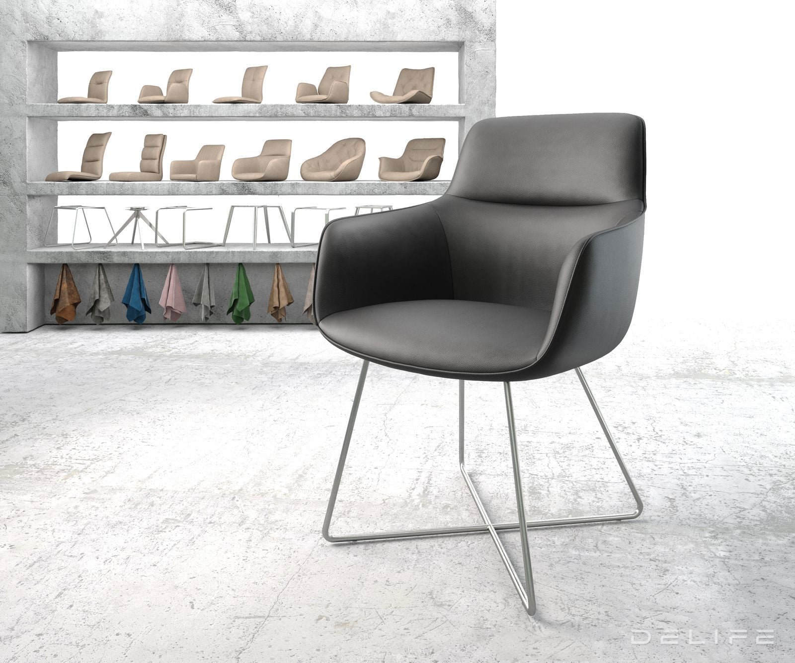 Blagovaonska stolica Pejo, Materijal: Koža