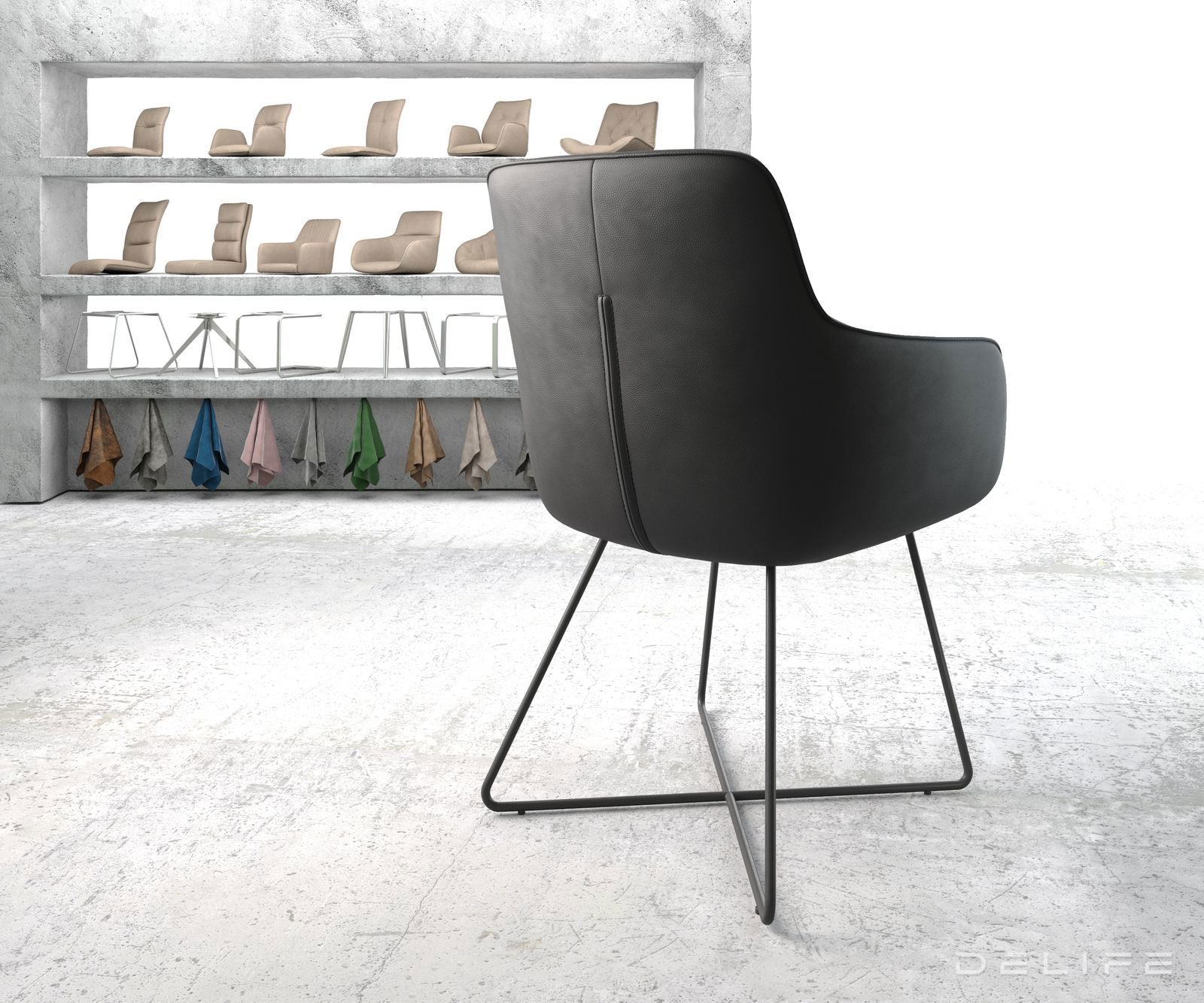 Blagovaonska stolica Pejo, Materijal: Koža