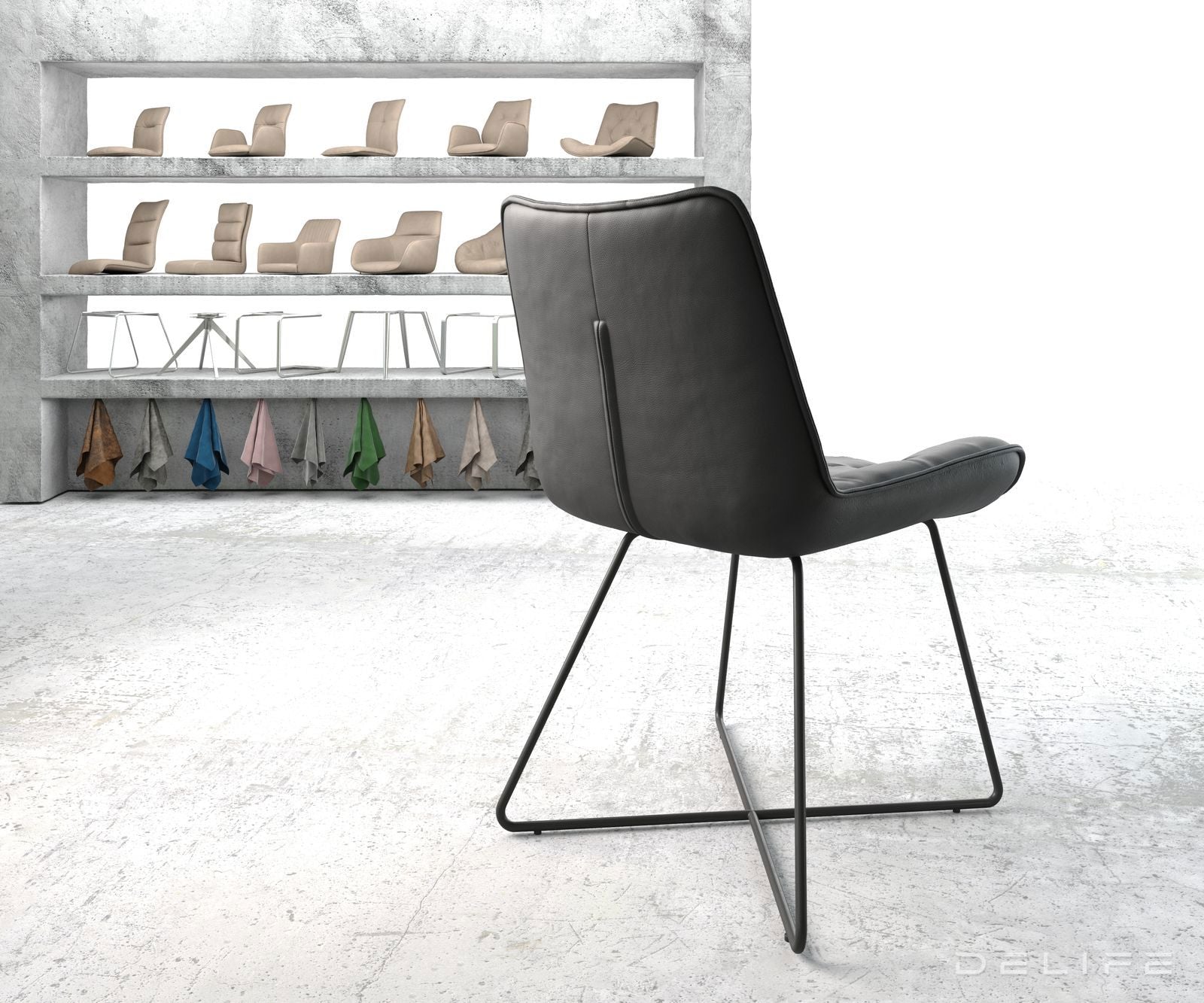 Blagovaonska stolica Taimi, Materijal: Koža