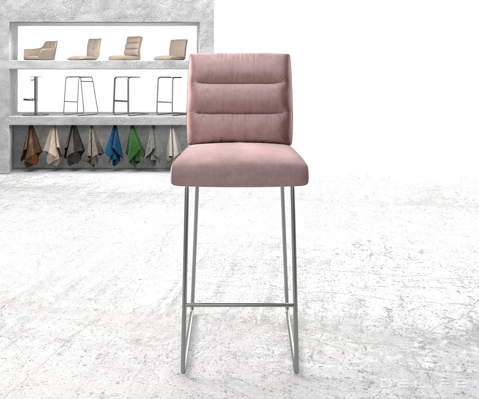 Barska stolica Pela, Materijal: Baršun