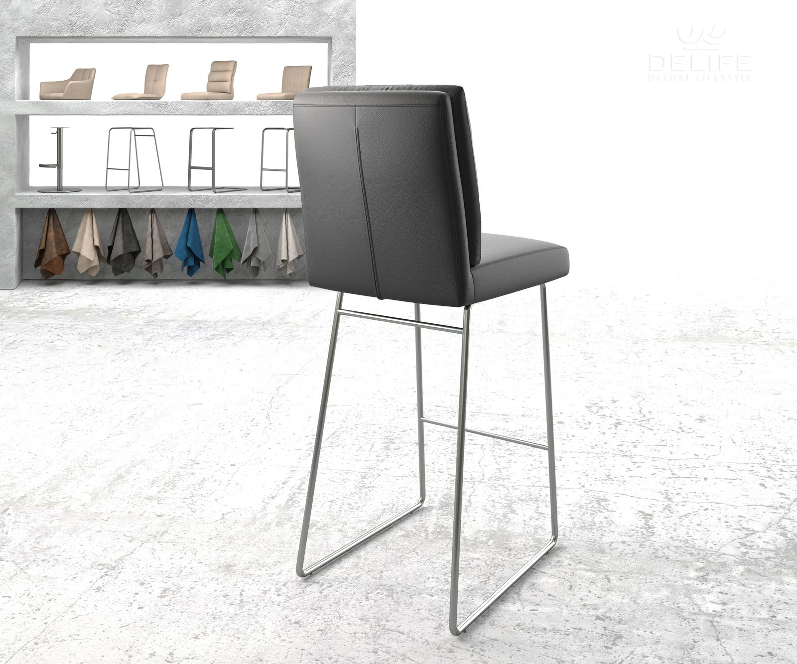 Barska stolica Pela, Materijal: Koža