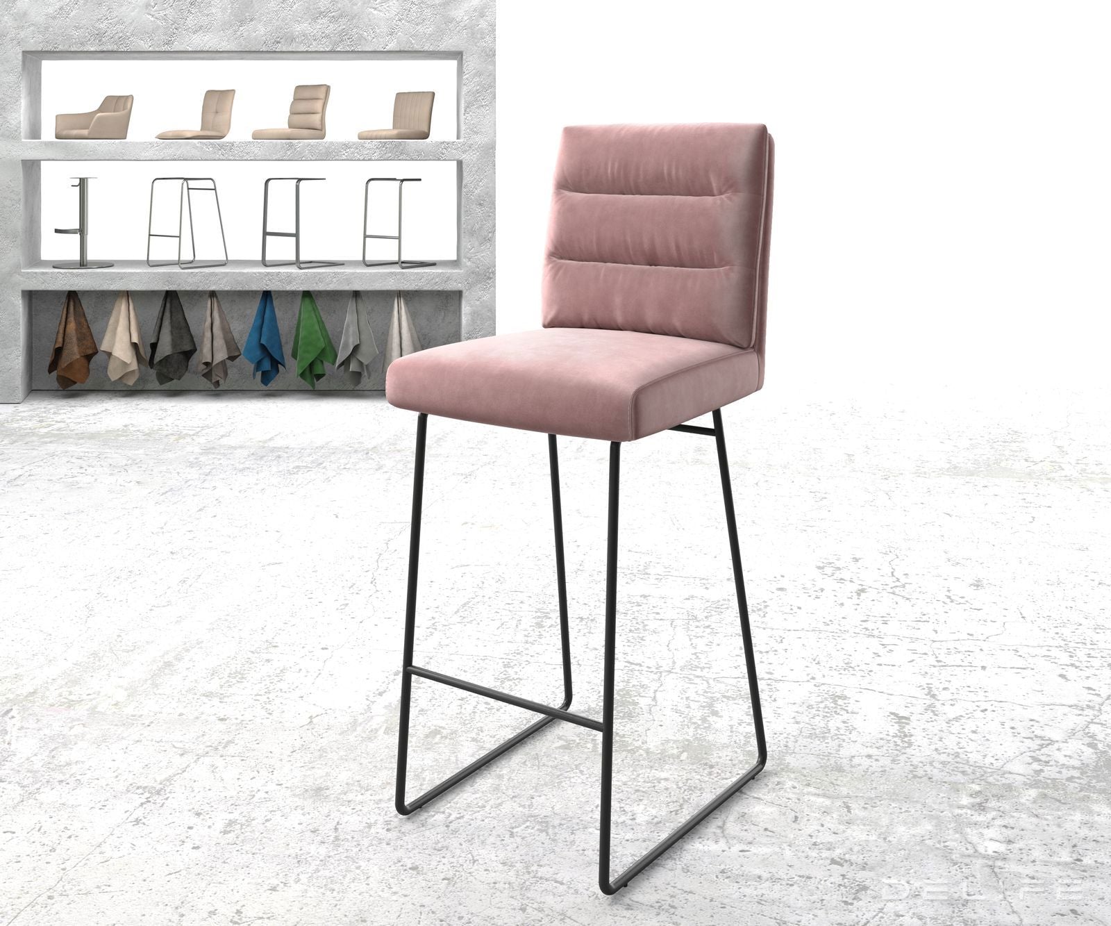 Barska stolica Pela, Materijal: Baršun