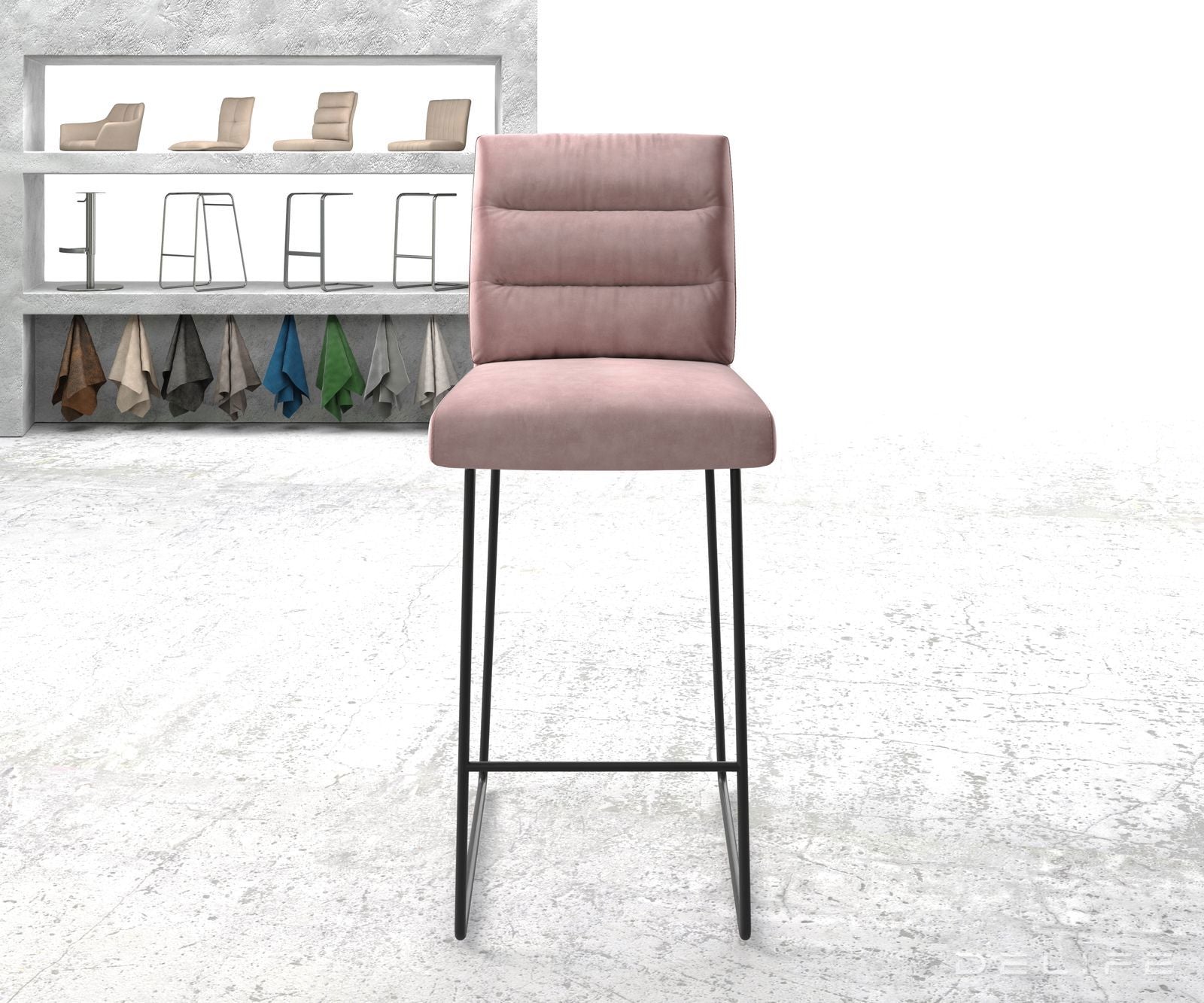 Barska stolica Pela, Materijal: Baršun