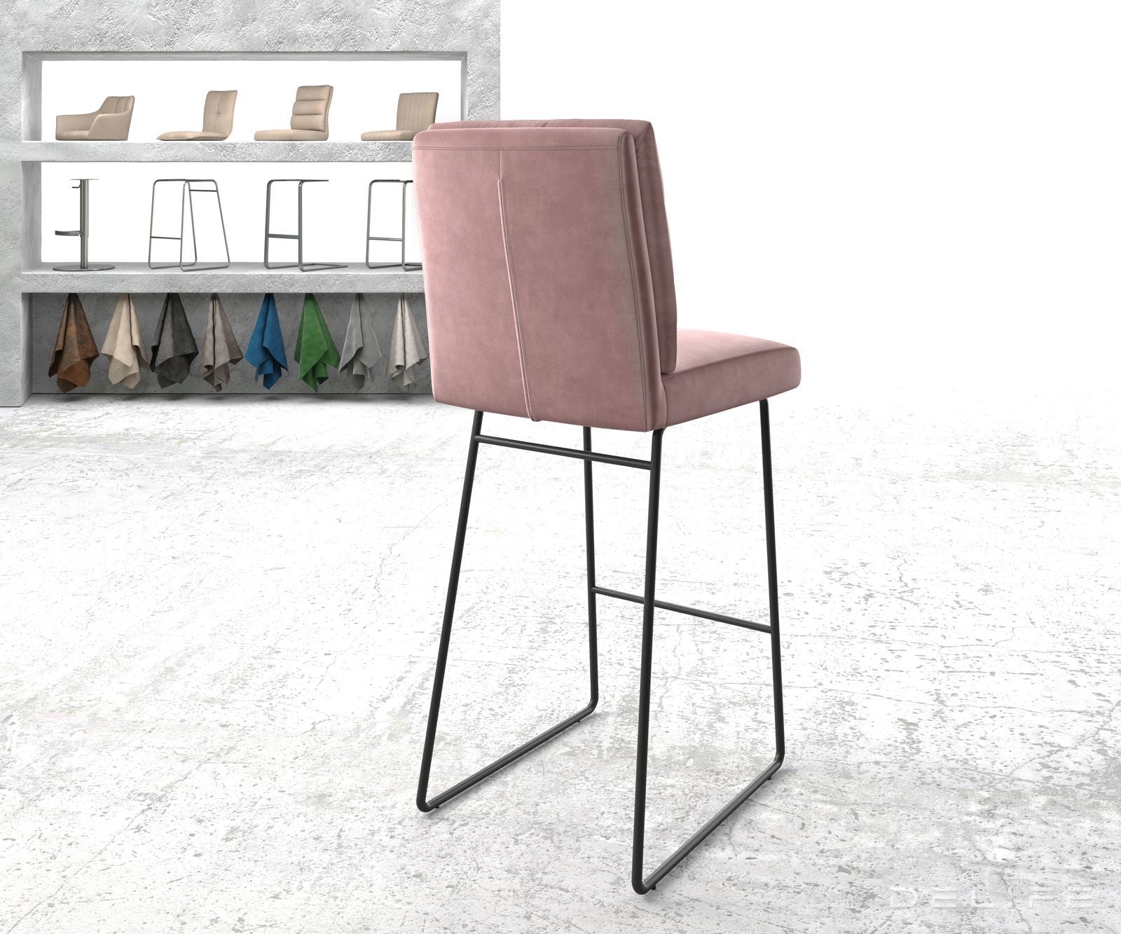 Barska stolica Pela, Materijal: Baršun