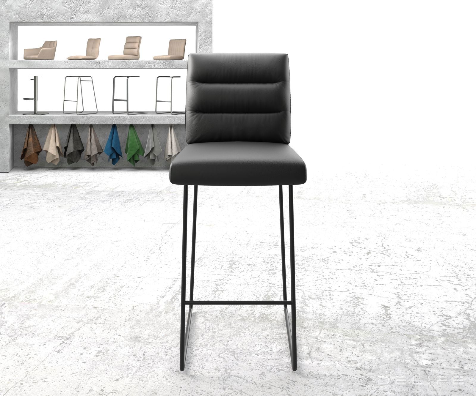 Barska stolica Pela, Materijal: Koža